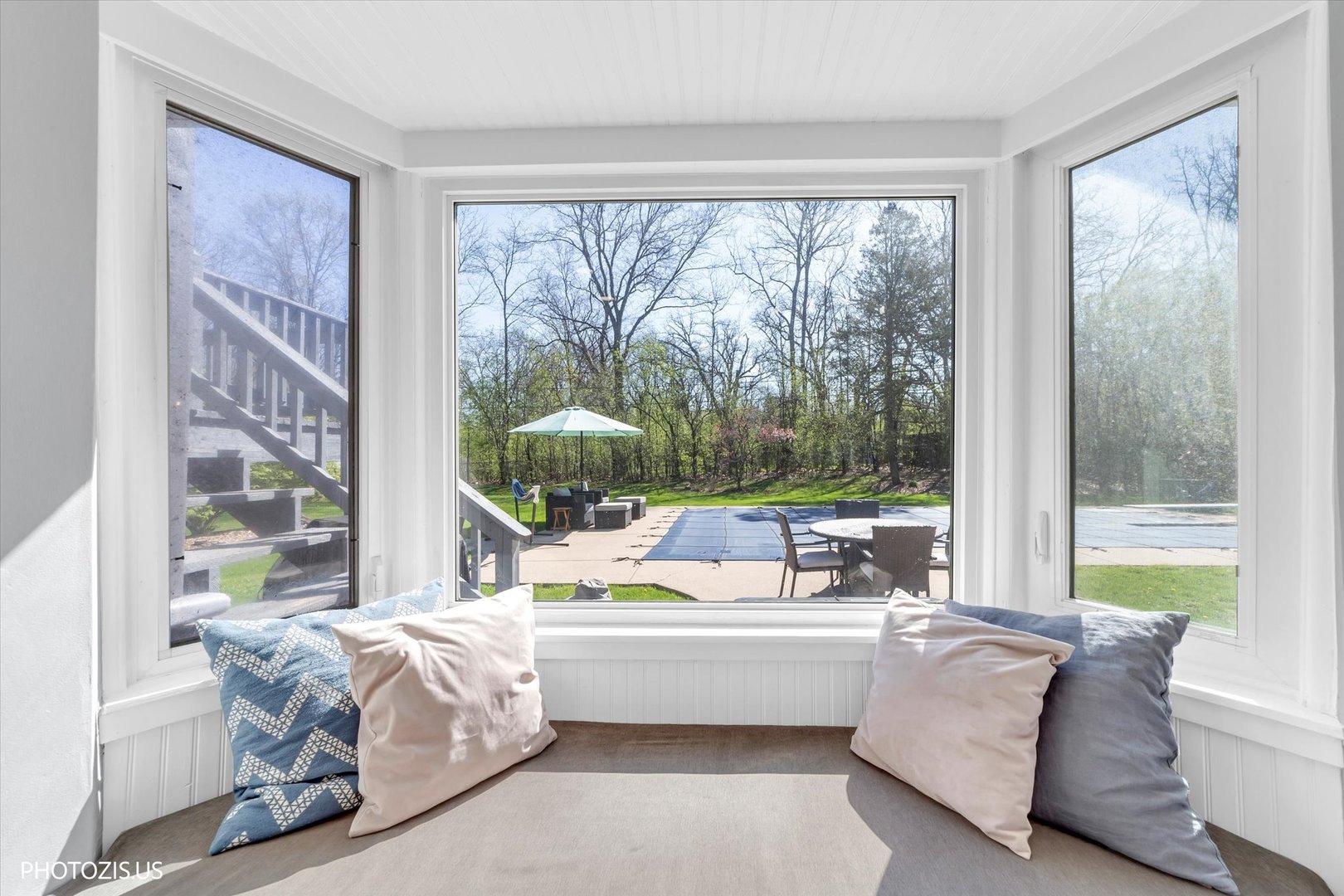 3270 Middlesax Drive, Long Grove, IL 60047