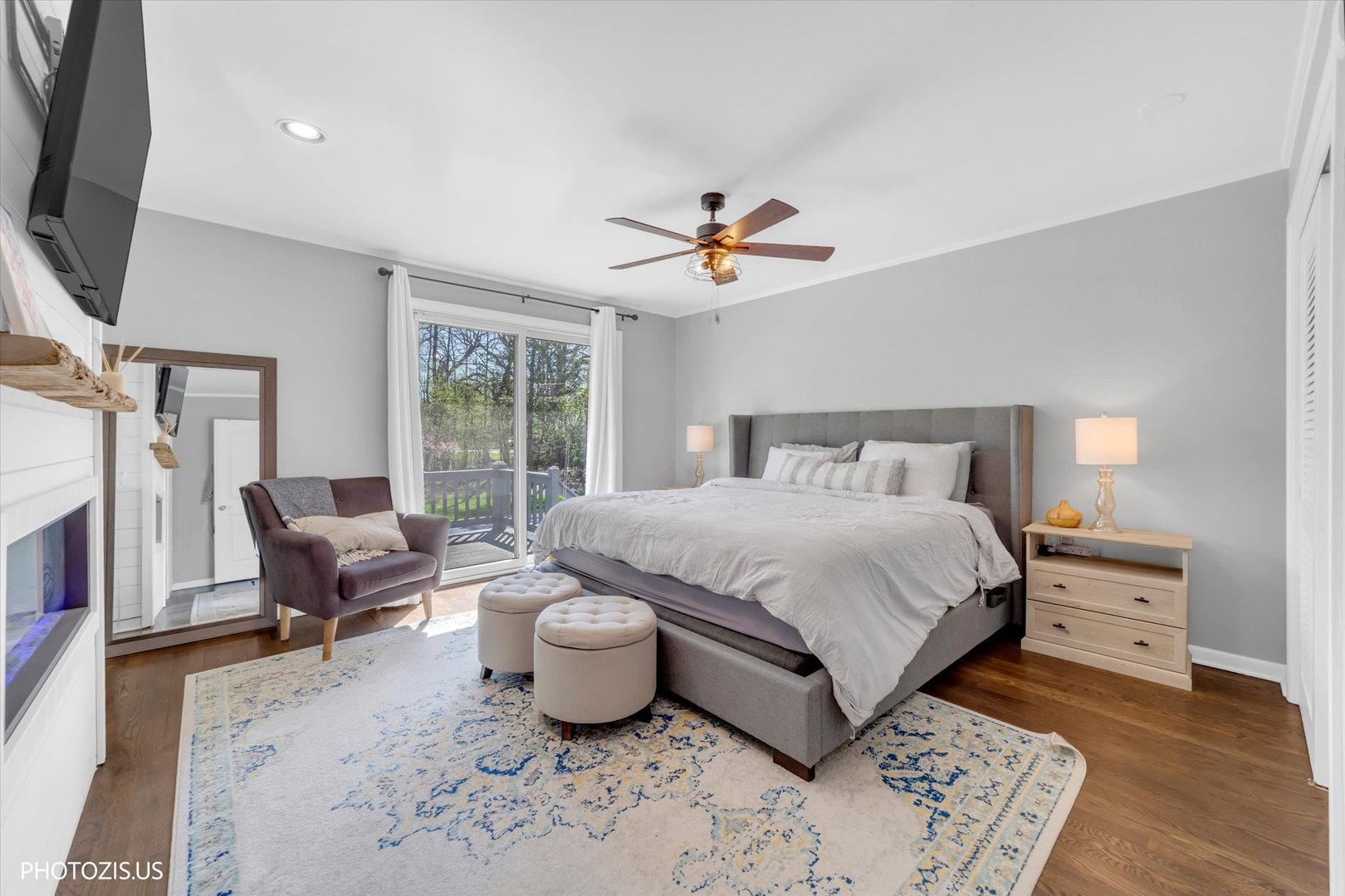 3270 Middlesax Drive, Long Grove, IL 60047