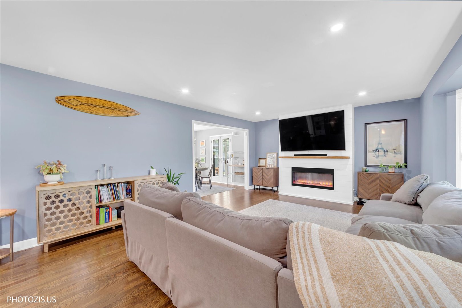 3270 Middlesax Drive, Long Grove, IL 60047