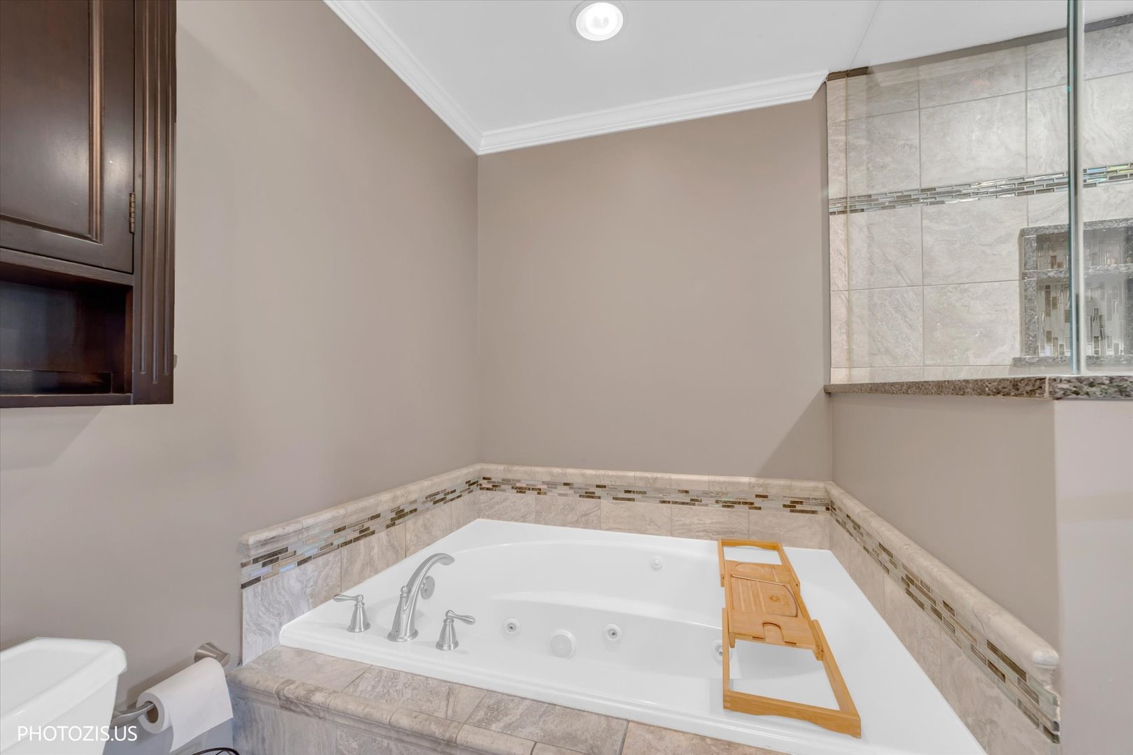 3270 Middlesax Drive, Long Grove, IL 60047