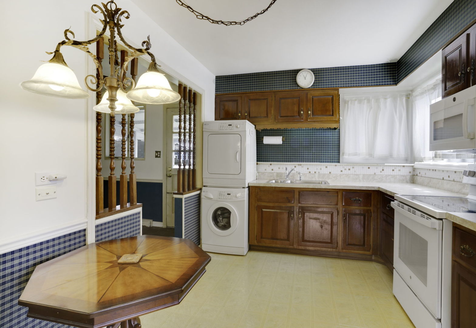 413 N Highland Avenue, Elmhurst, IL 60126