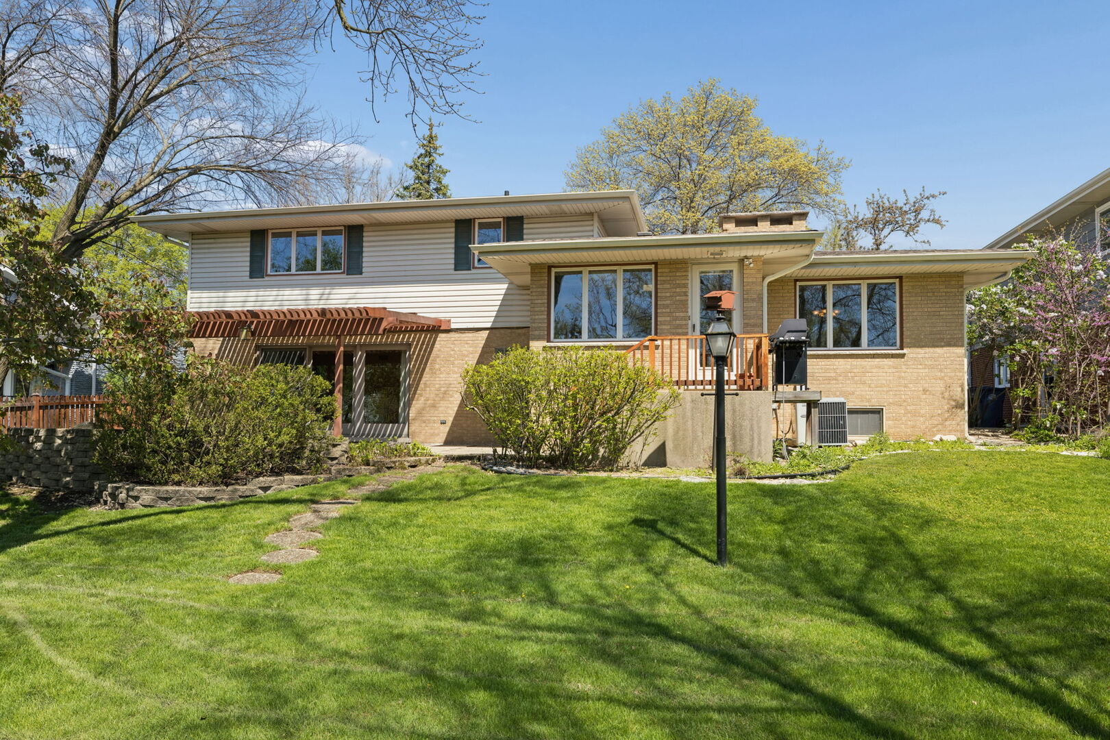 505 50th Place, Western Springs, IL 60558