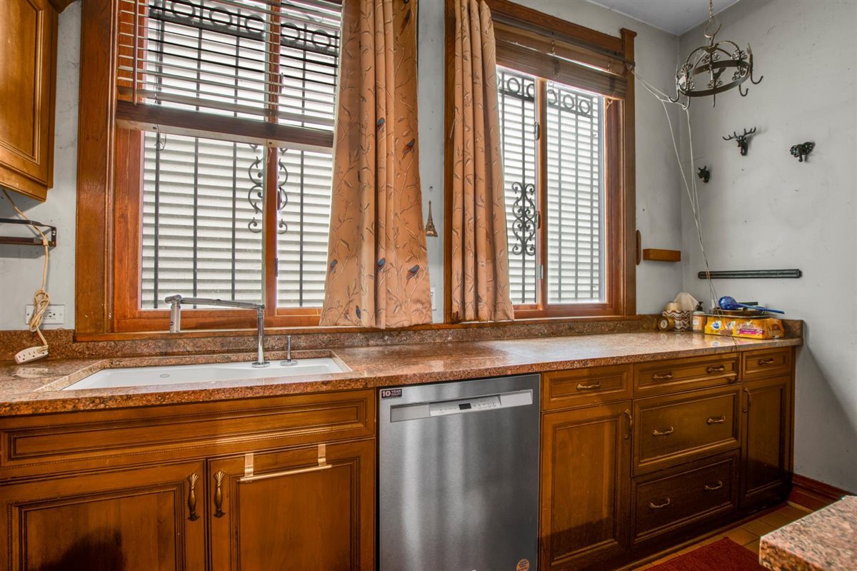 2244 N Maplewood Avenue, Chicago, IL 60647
