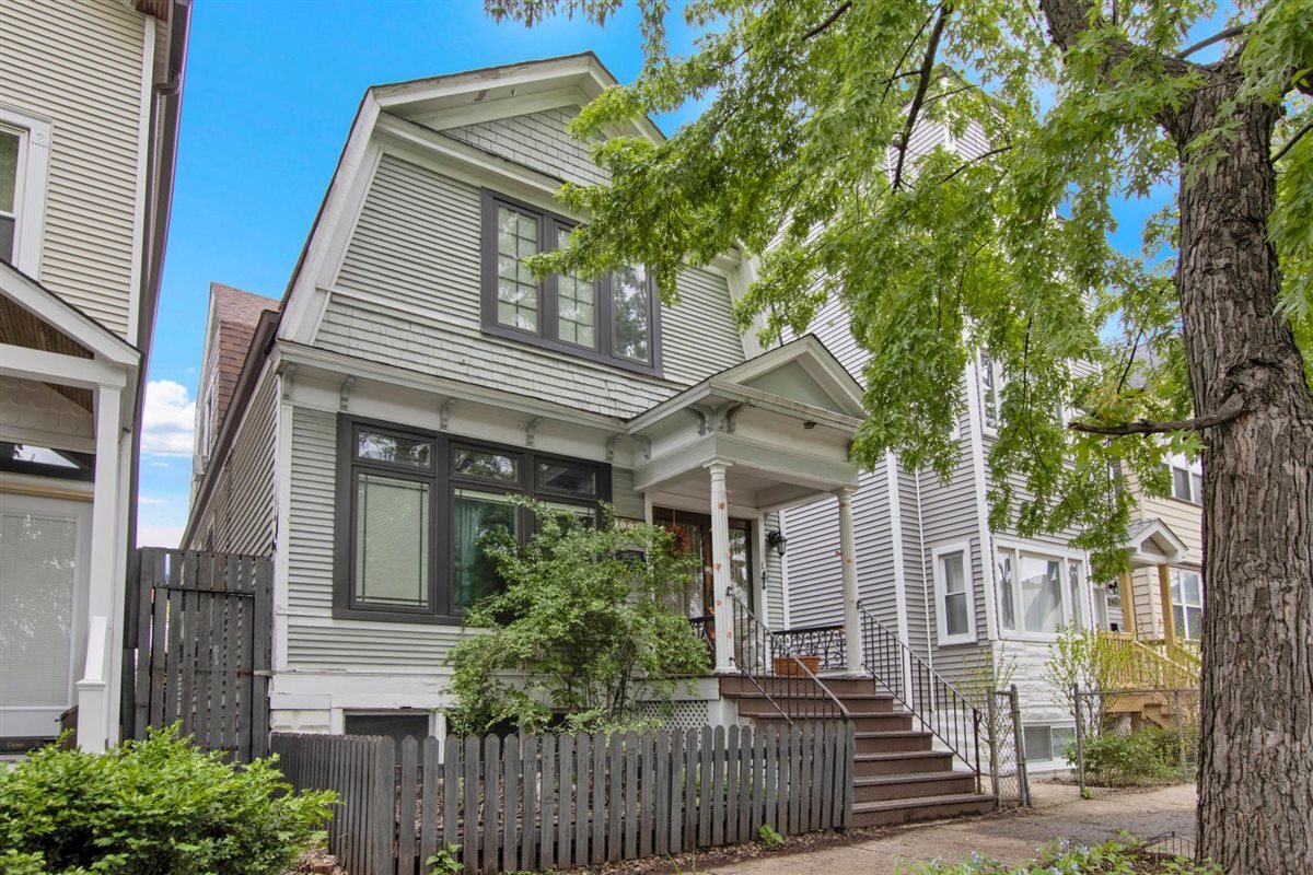 2244 N Maplewood Avenue, Chicago, IL 60647