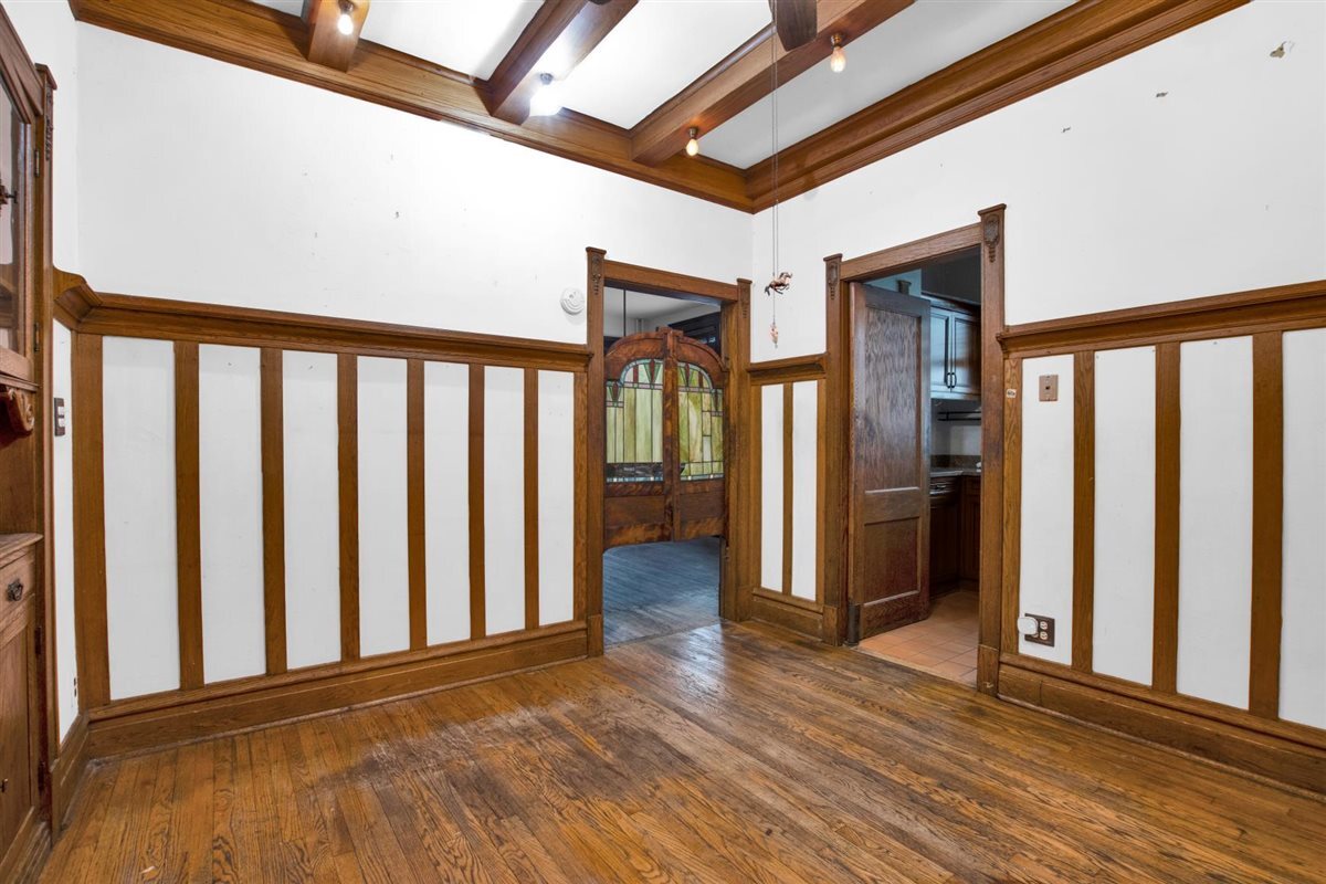 2244 N Maplewood Avenue, Chicago, IL 60647