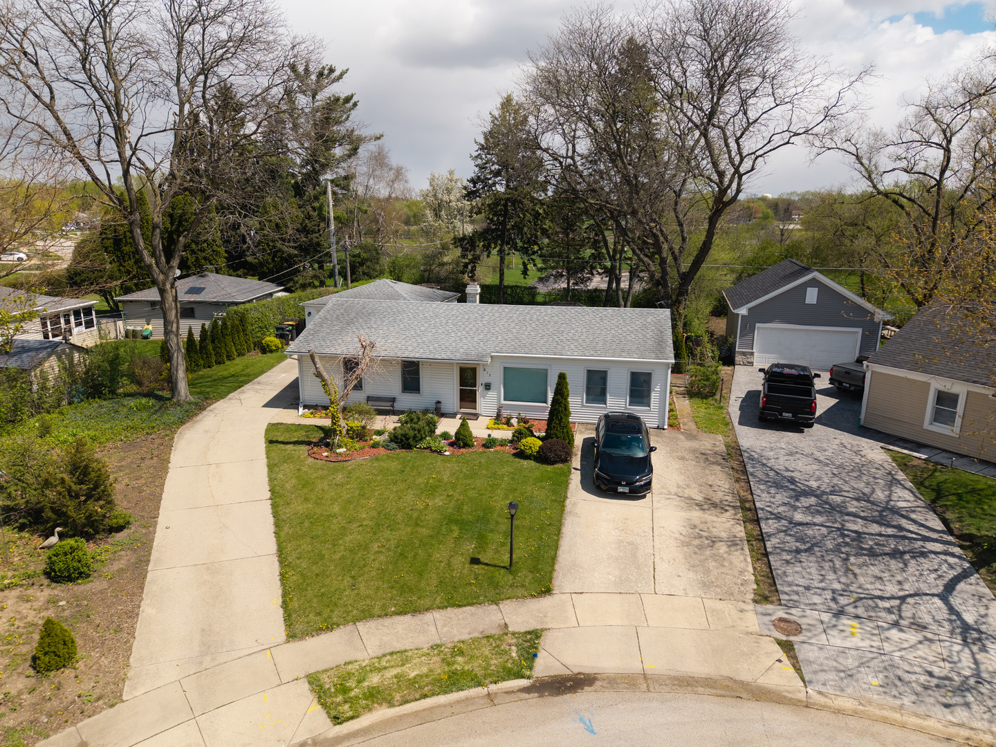 813 Parkside Court, Streamwood, IL 60107