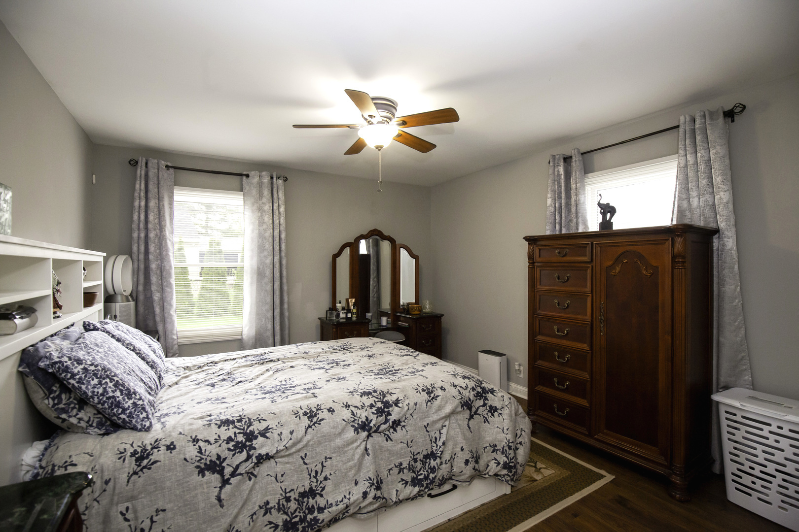 813 Parkside Court, Streamwood, IL 60107