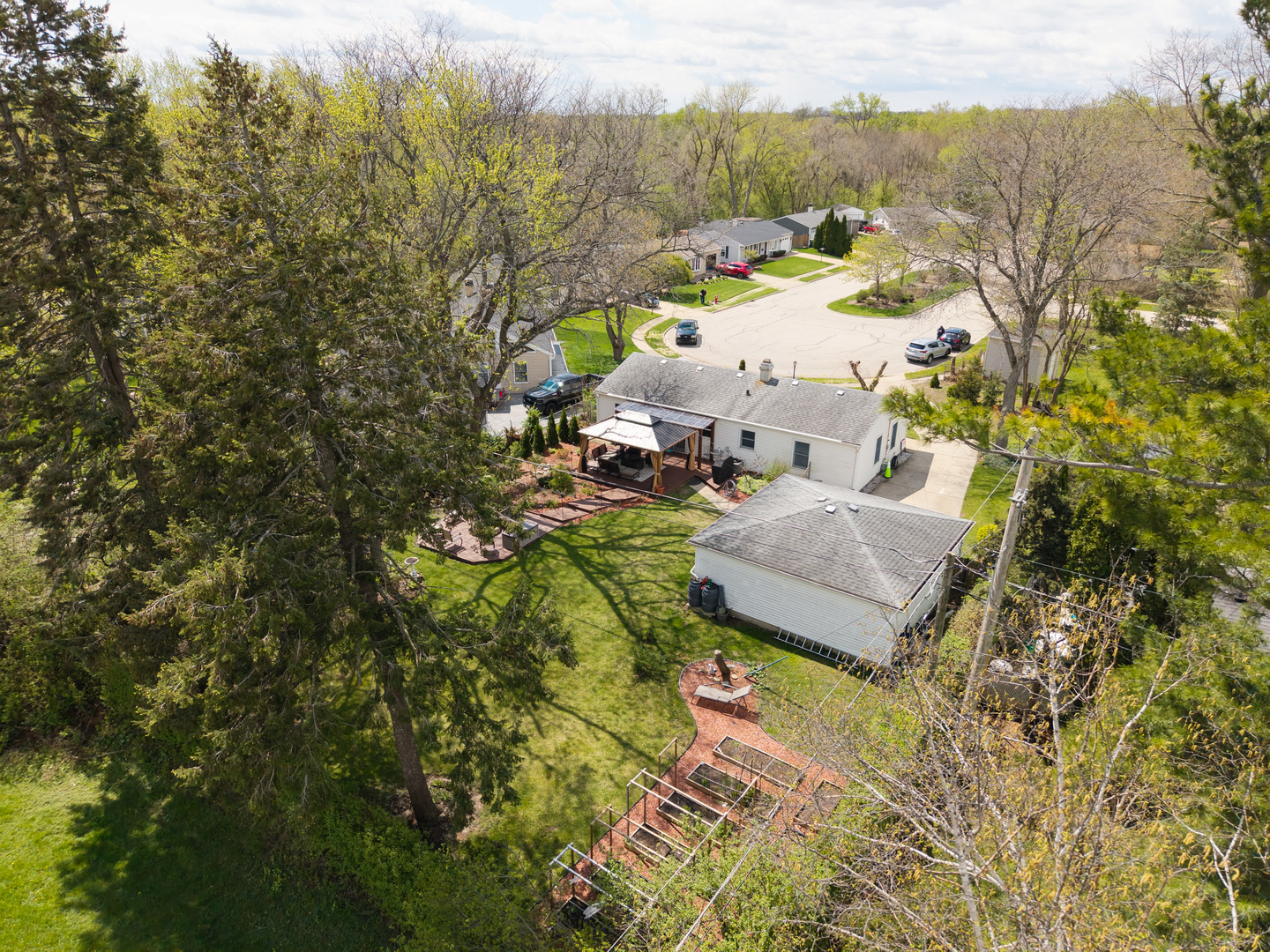 813 Parkside Court, Streamwood, IL 60107