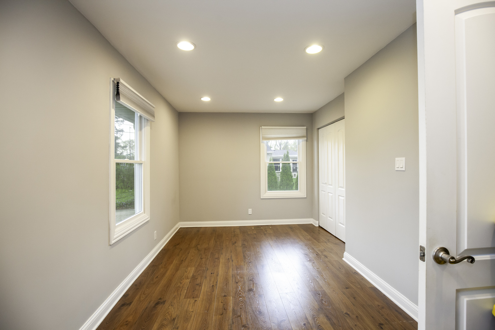 813 Parkside Court, Streamwood, IL 60107