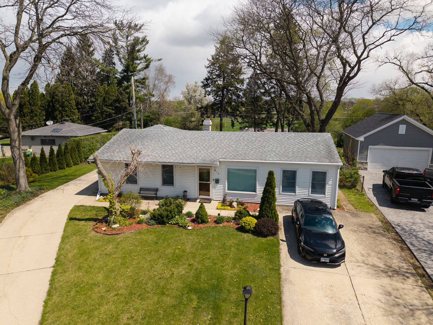 813 Parkside Court, Streamwood, IL 60107