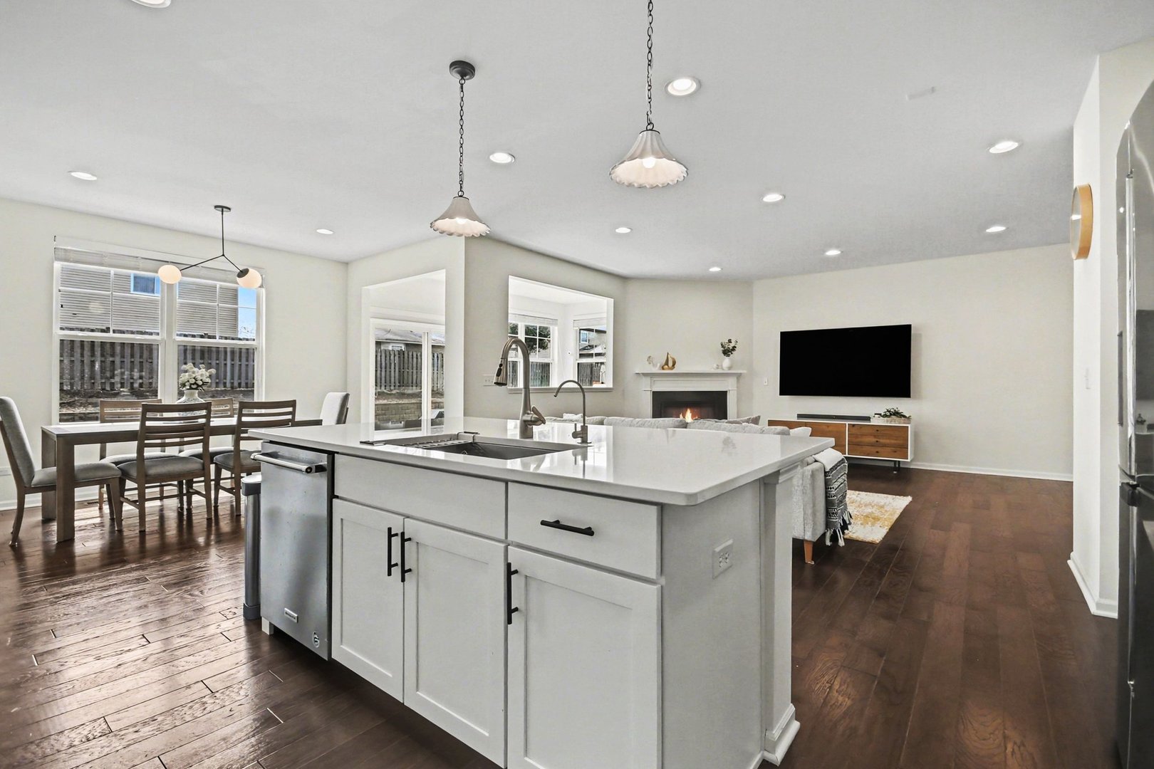 2515 LEANDER Court, Woodridge, IL 60517