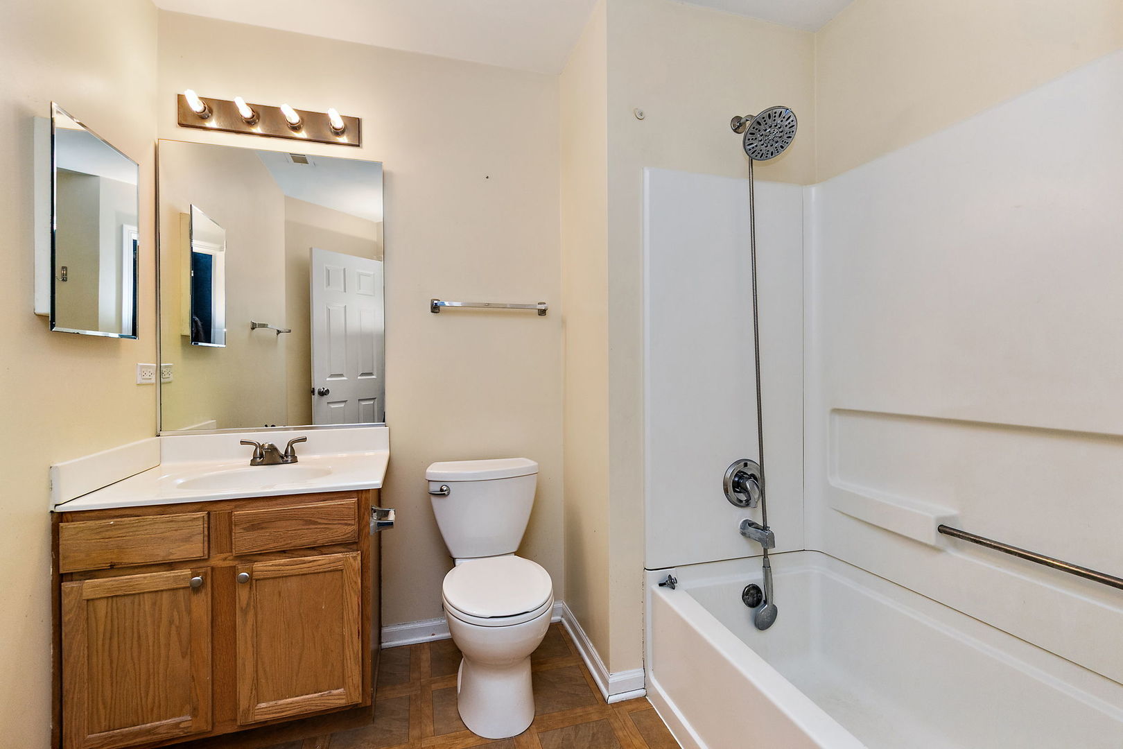 253 Evergreen Circle, Gilberts, IL 60136