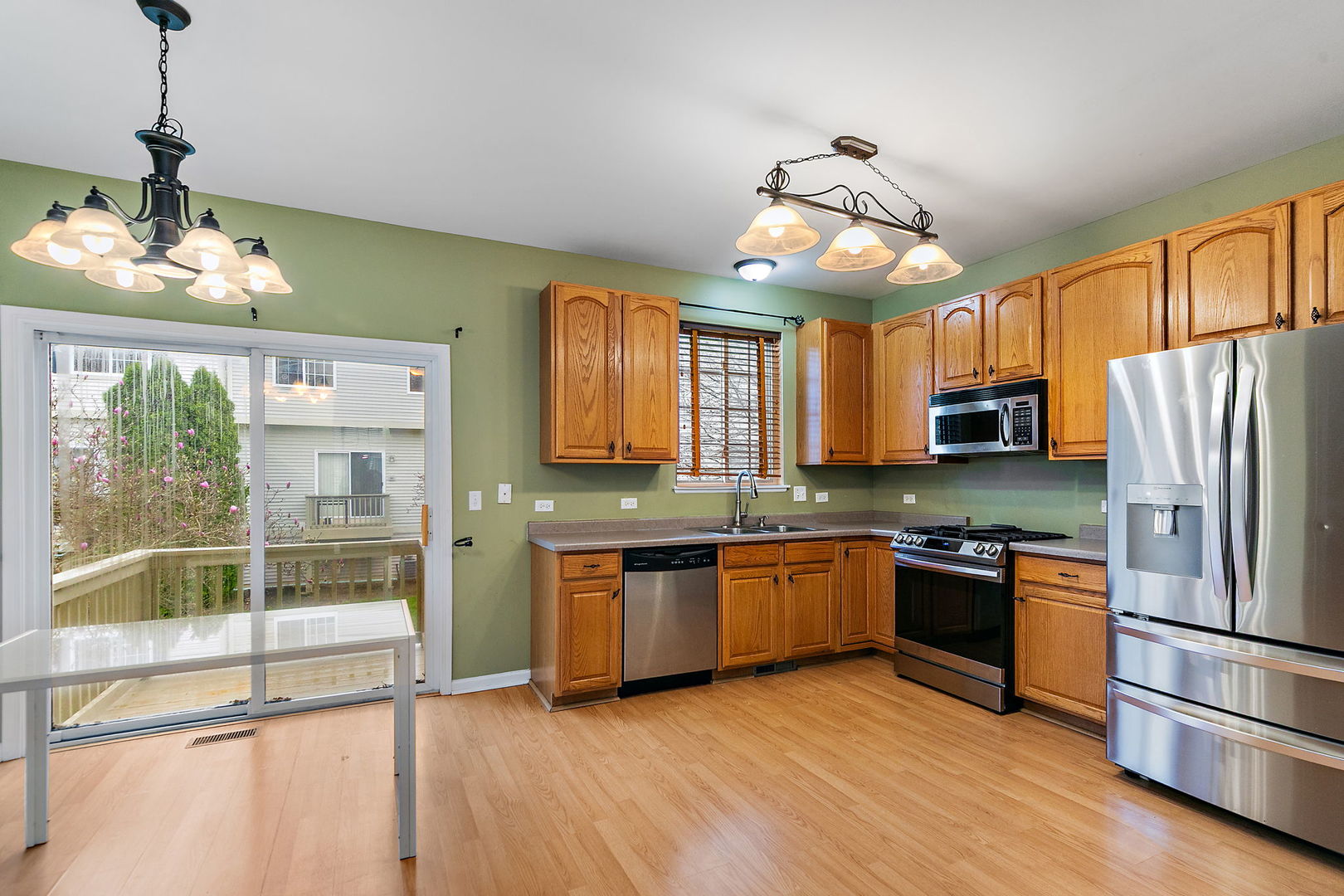 253 Evergreen Circle, Gilberts, IL 60136