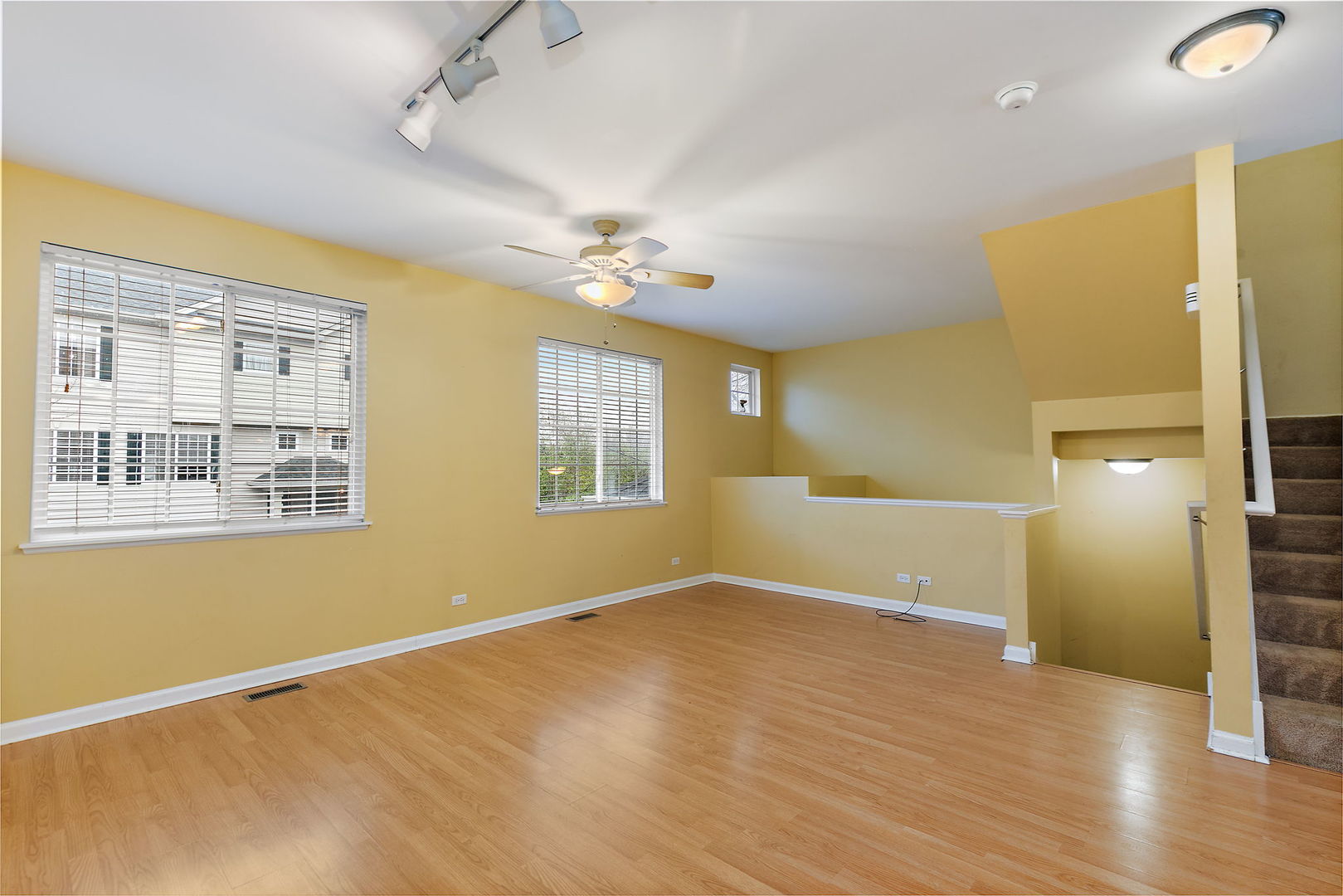 253 Evergreen Circle, Gilberts, IL 60136