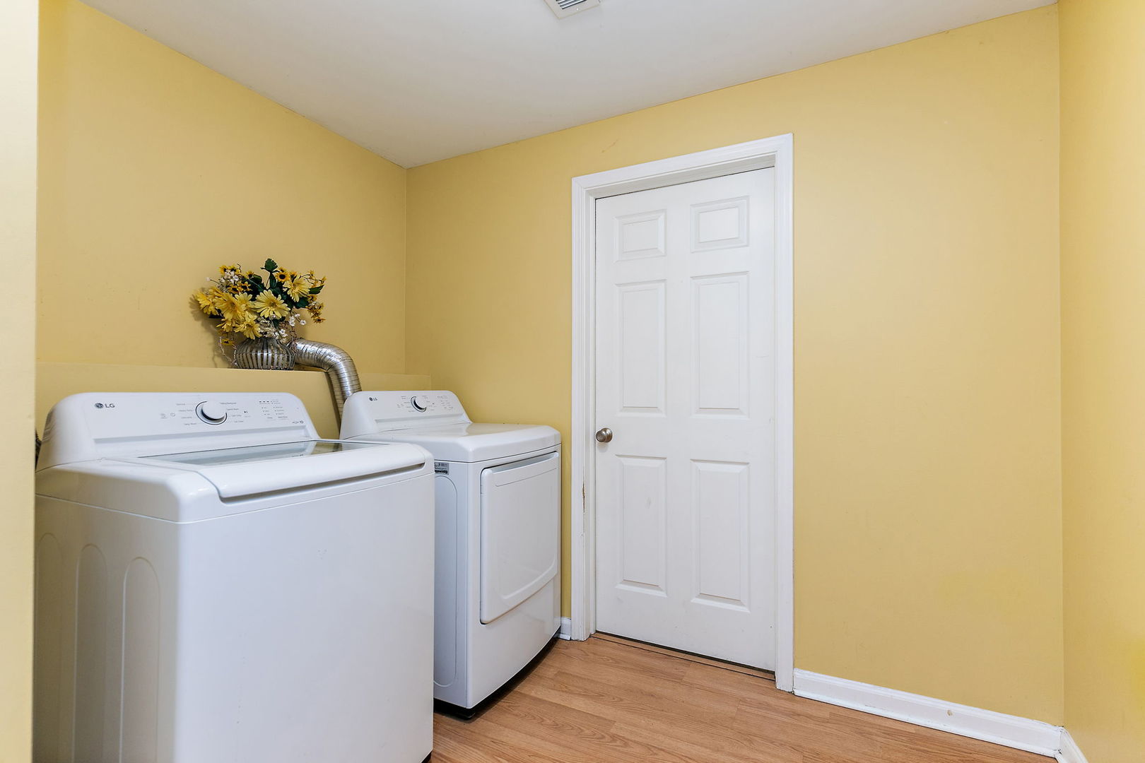 253 Evergreen Circle, Gilberts, IL 60136