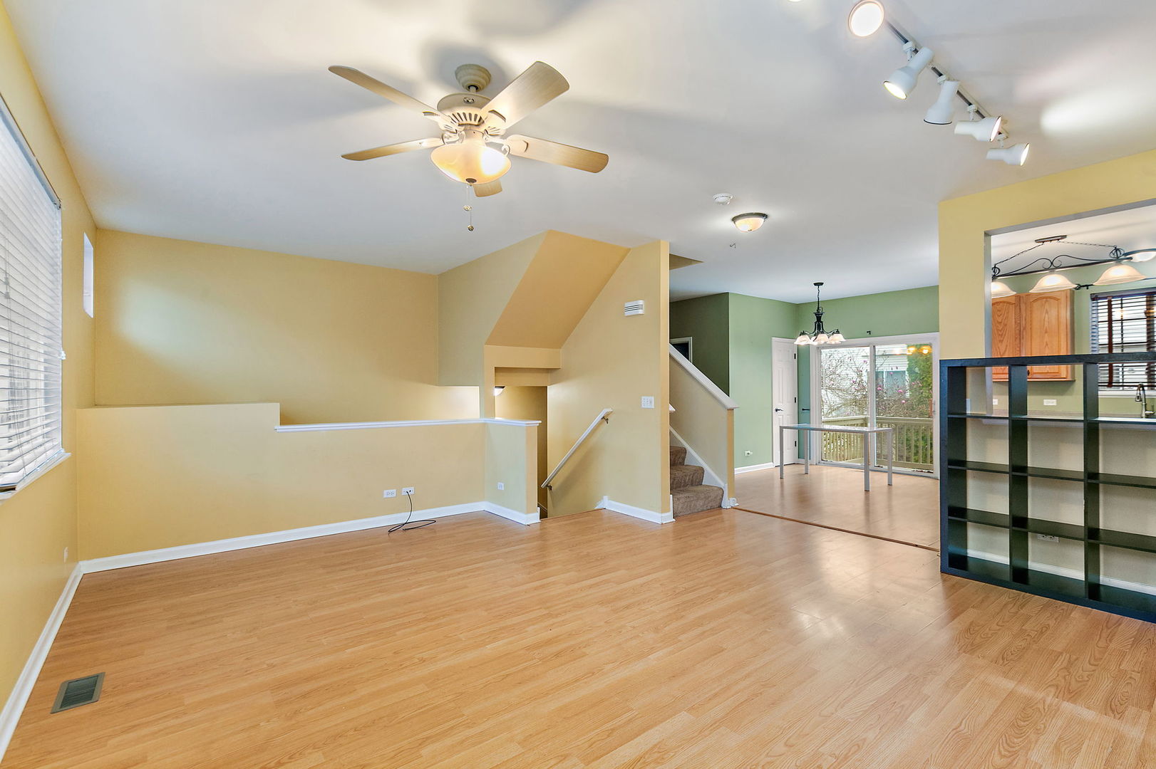 253 Evergreen Circle, Gilberts, IL 60136