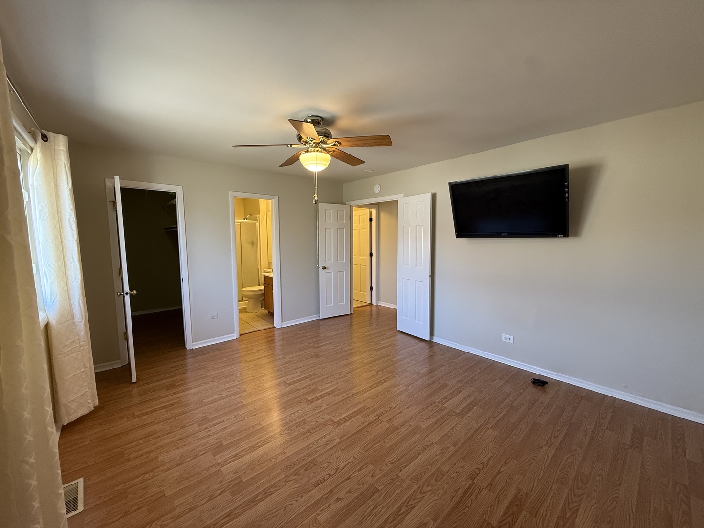 1874 WINDWARD Lane, Hanover Park, IL 60133