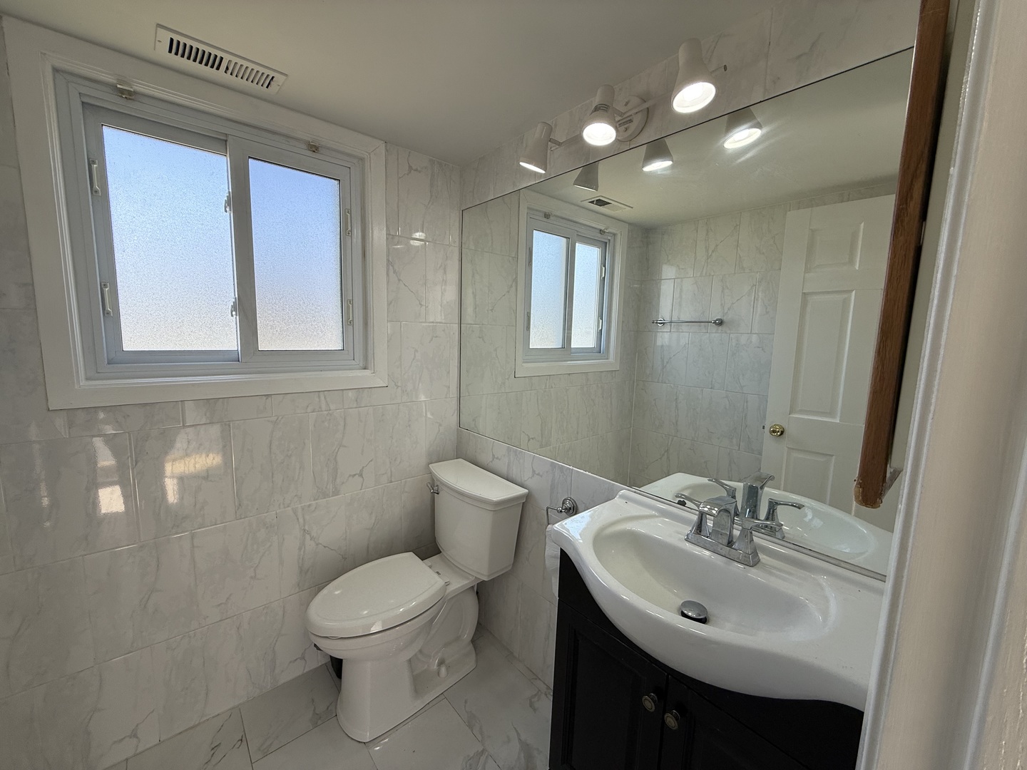 1874 WINDWARD Lane, Hanover Park, IL 60133