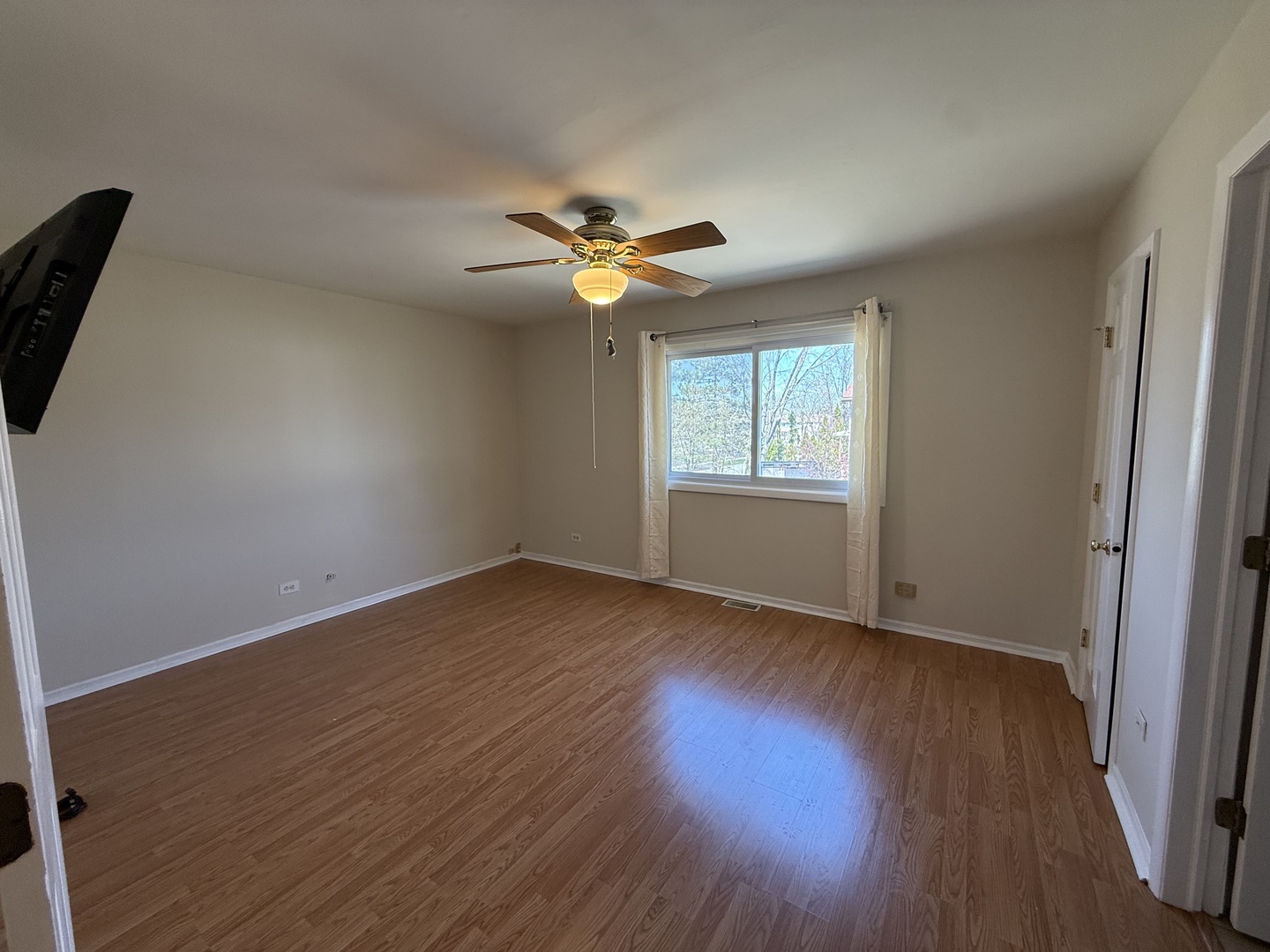 1874 WINDWARD Lane, Hanover Park, IL 60133