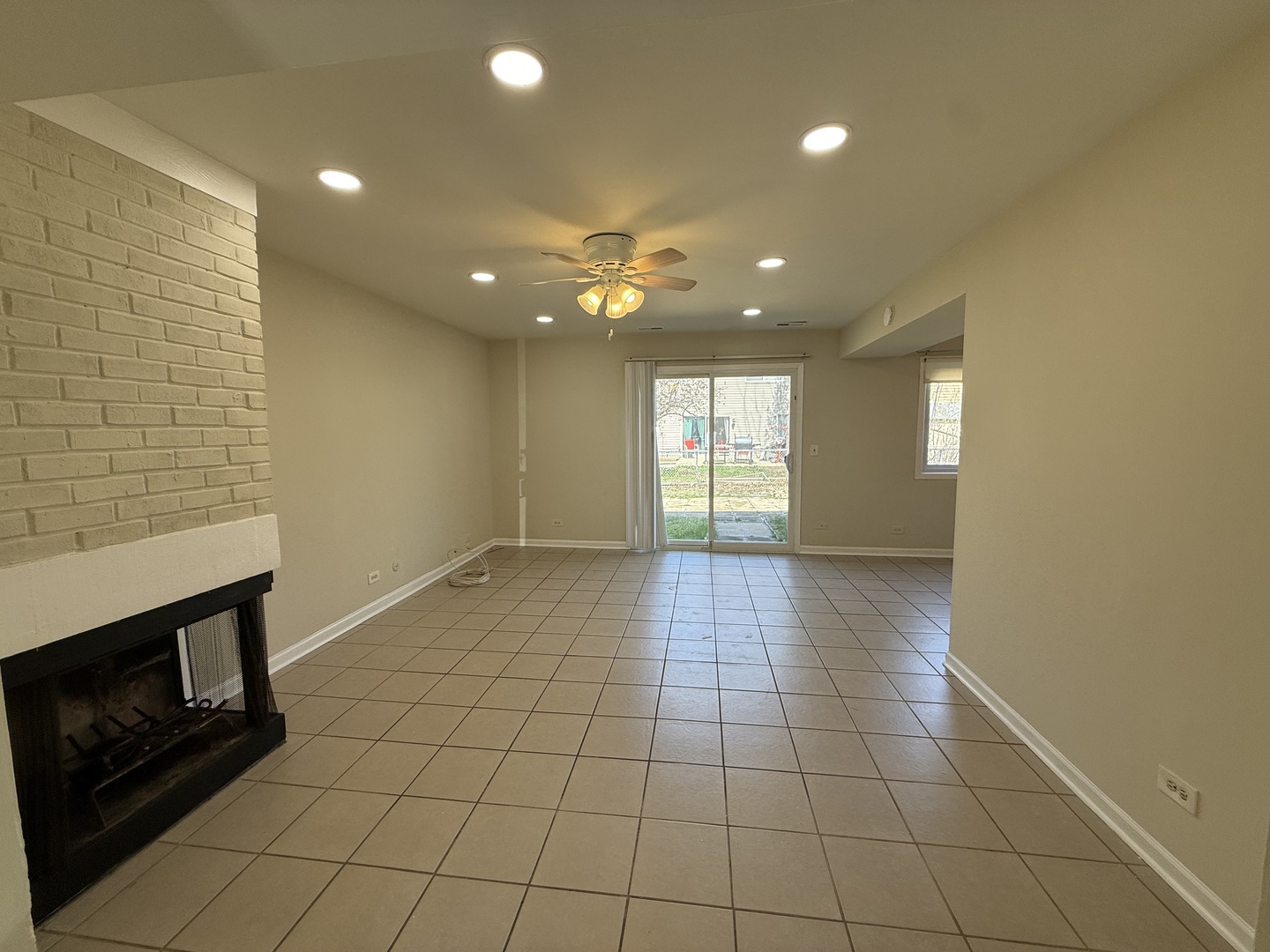 1874 WINDWARD Lane, Hanover Park, IL 60133