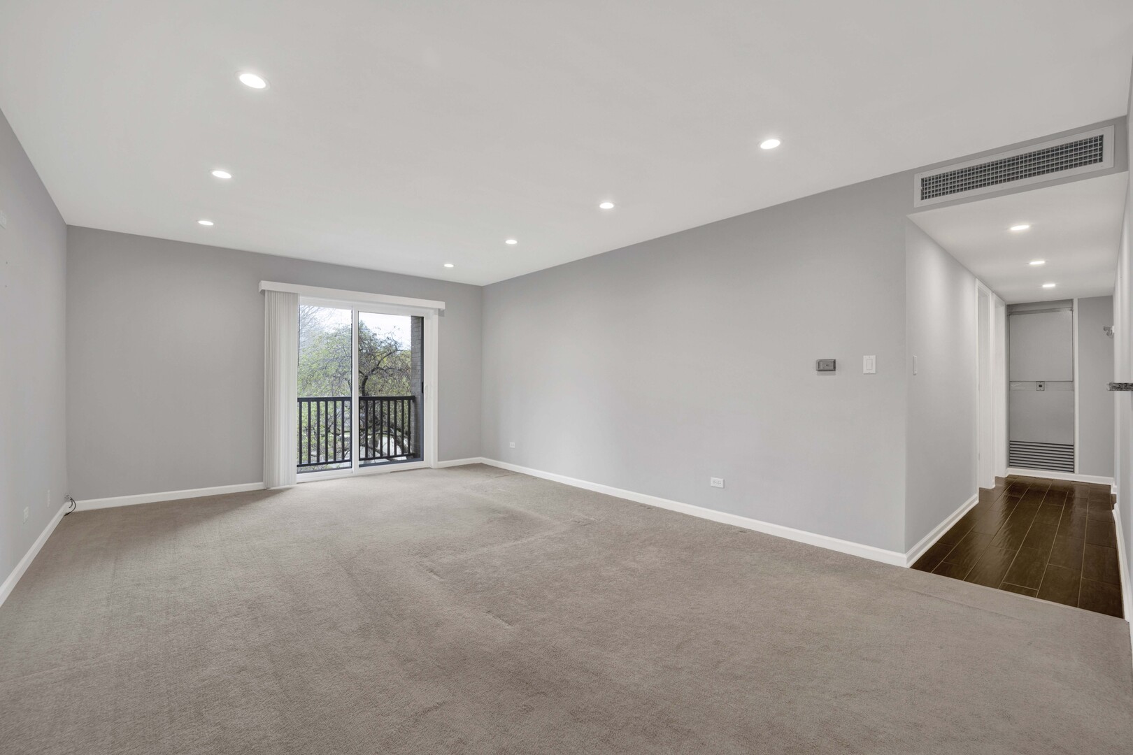 650 Murray Lane #203, Des Plaines, IL 60016