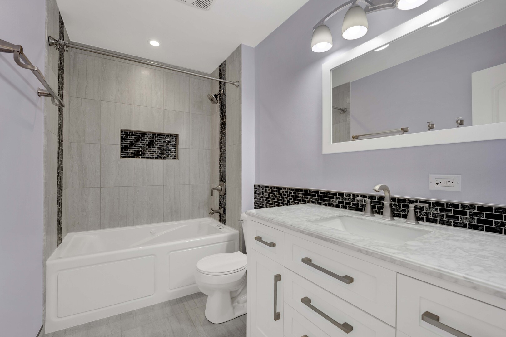 650 Murray Lane #203, Des Plaines, IL 60016