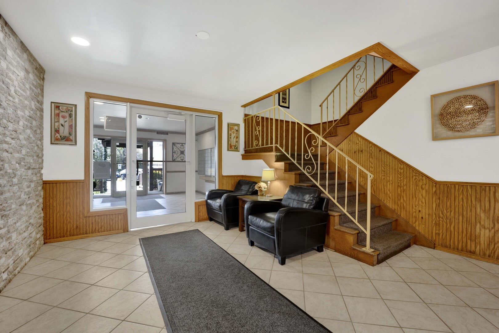 650 Murray Lane #203, Des Plaines, IL 60016