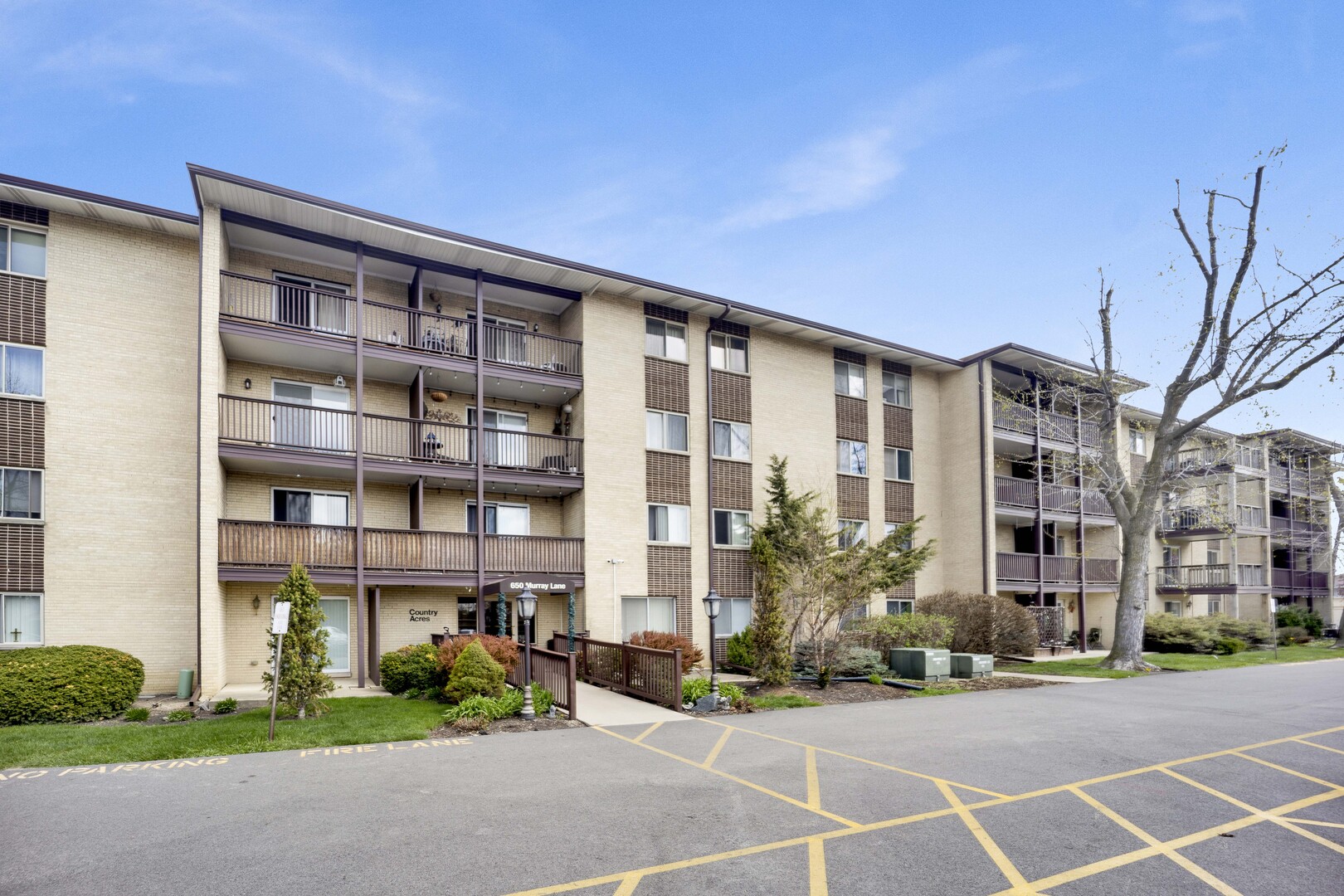 650 Murray Lane #203, Des Plaines, IL 60016