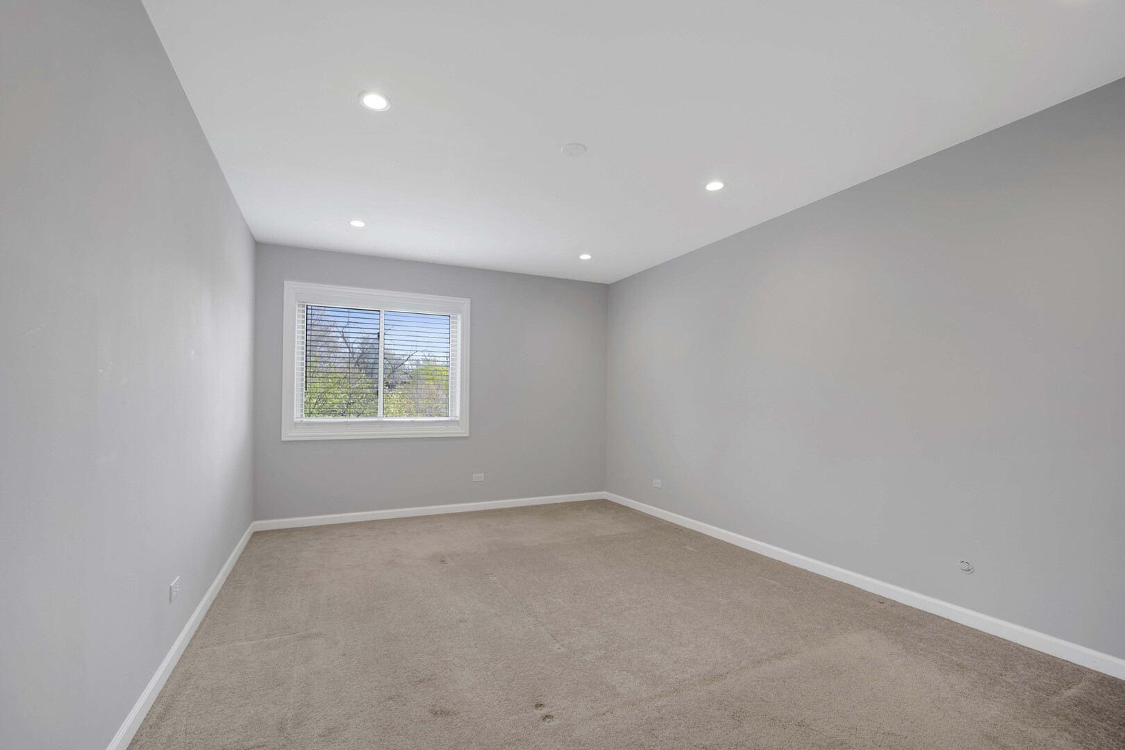 650 Murray Lane #203, Des Plaines, IL 60016