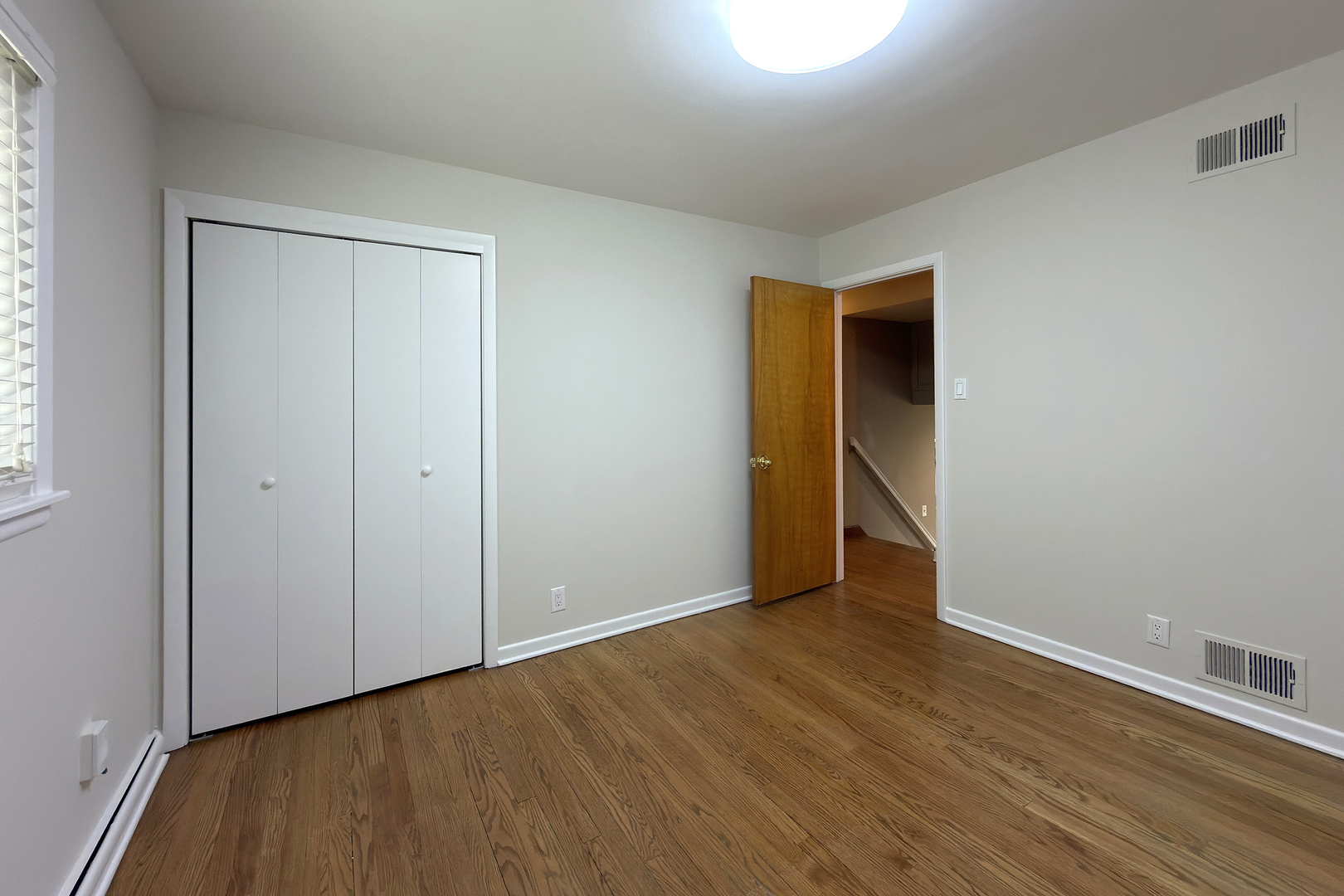 240 Hatlen Avenue, Mount Prospect, IL 60056