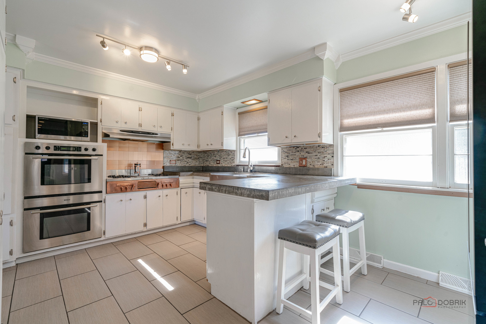 34049 N Hickory Avenue, Grayslake, IL 60030