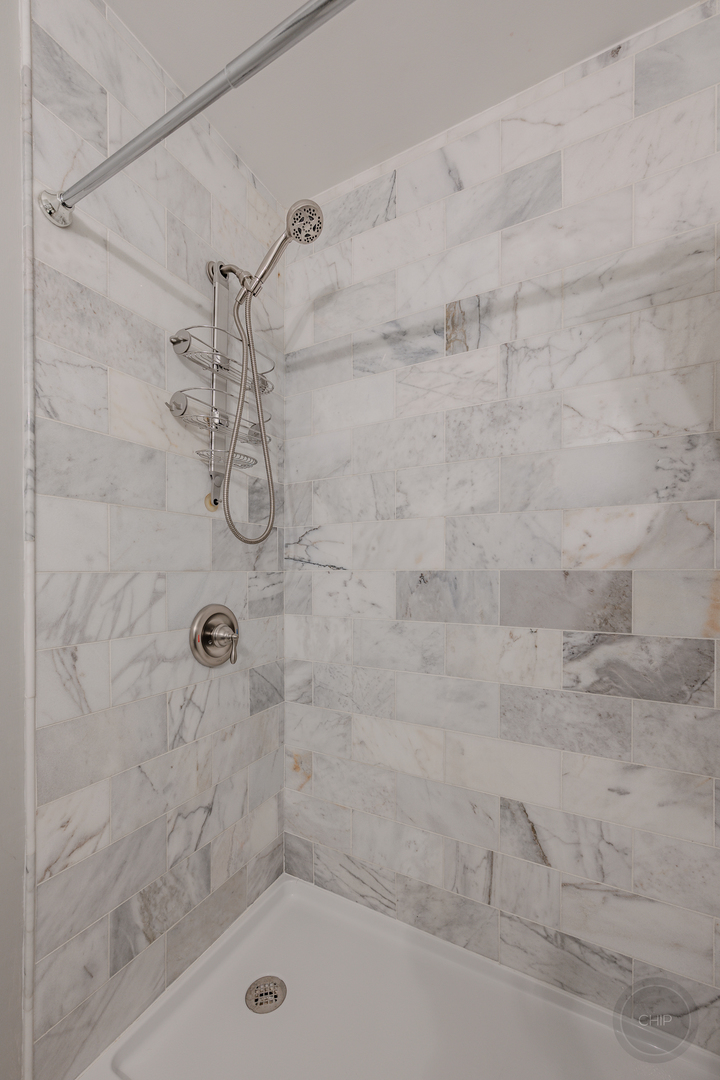 1736 Ranchview Drive, Naperville, IL 60565