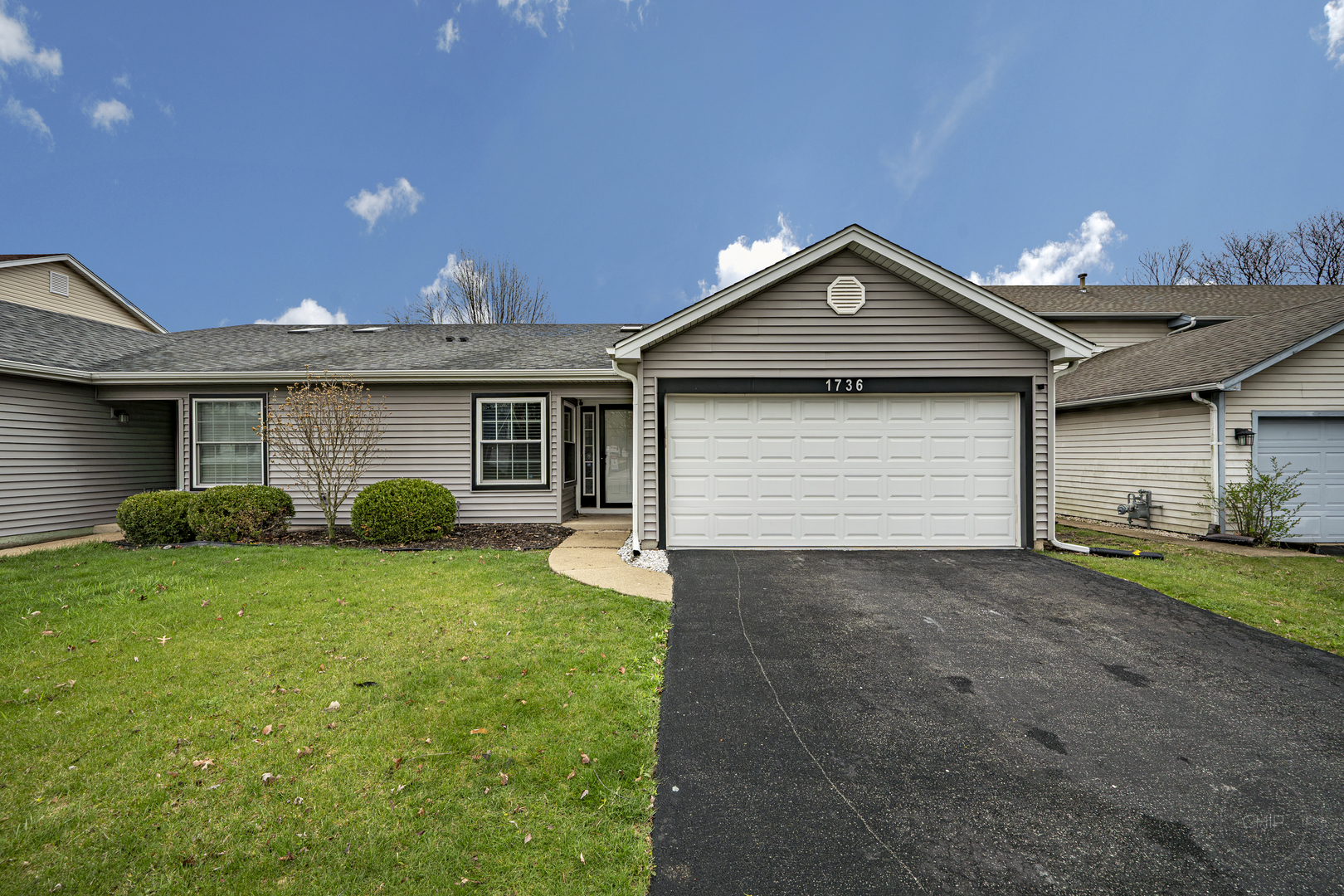 1736 Ranchview Drive, Naperville, IL 60565