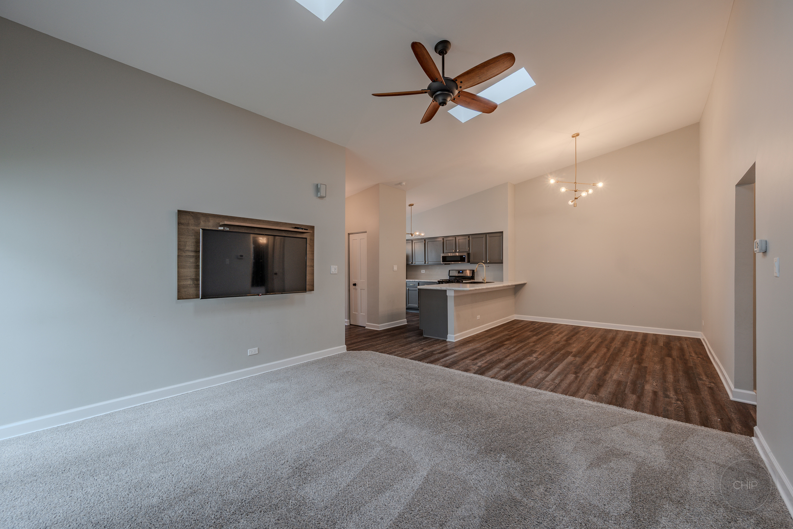 1736 Ranchview Drive, Naperville, IL 60565