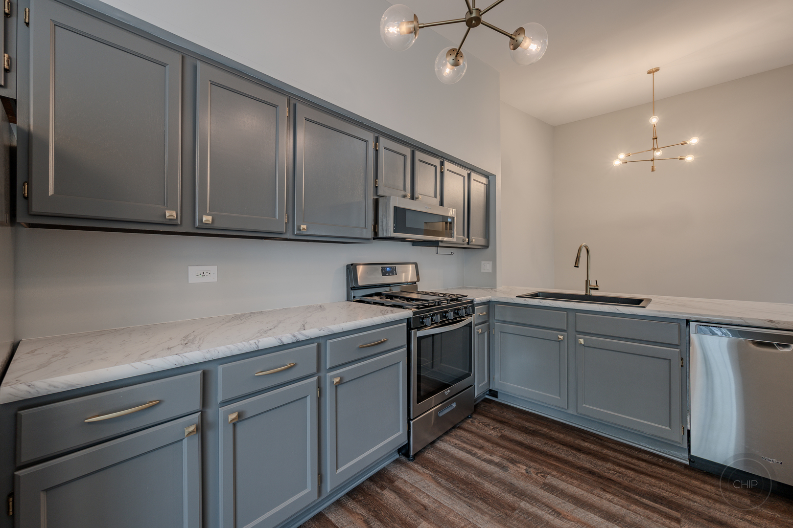 1736 Ranchview Drive, Naperville, IL 60565