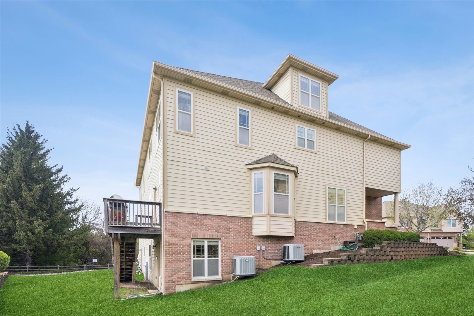 409 Provence Court, Lisle, IL 60532