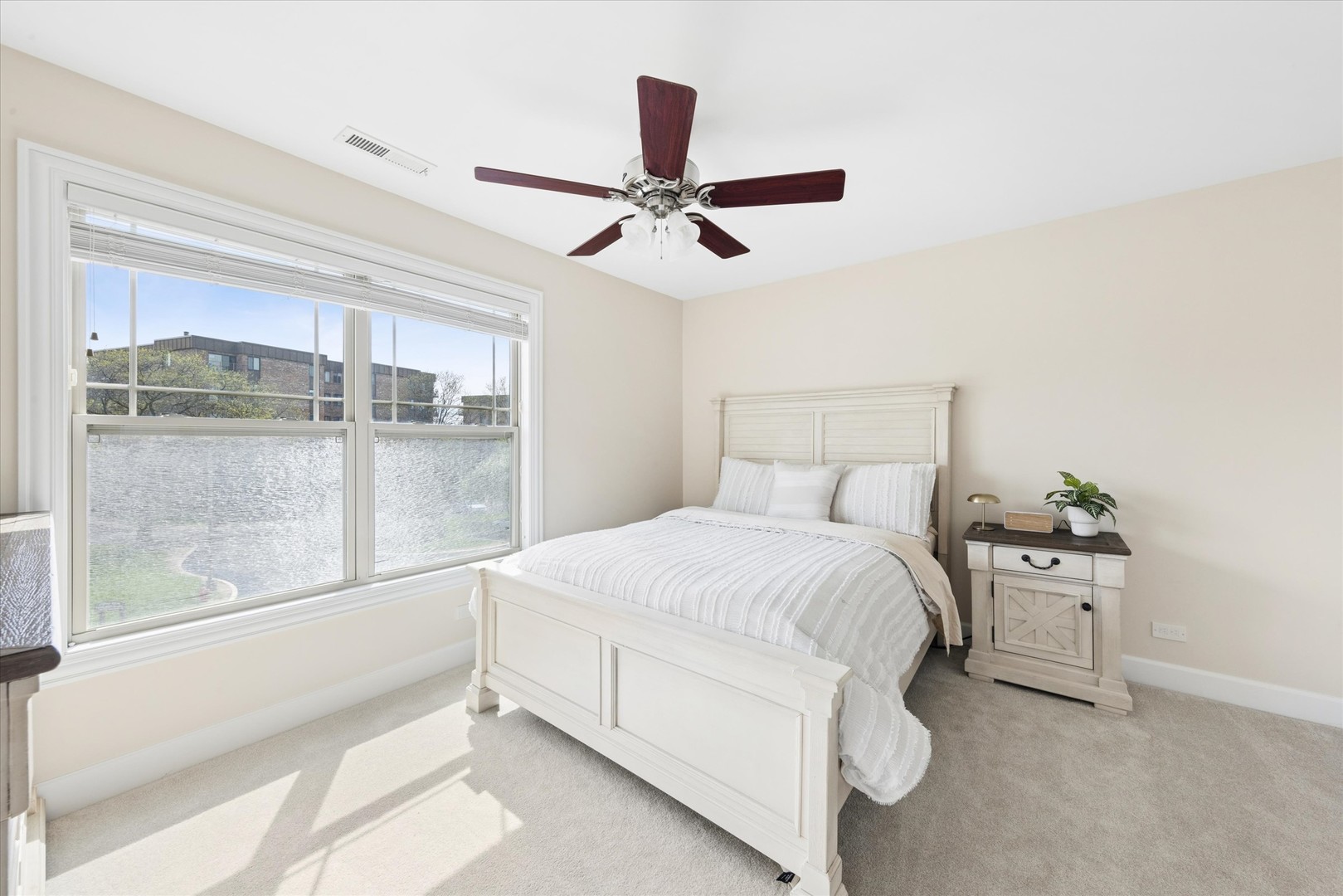 409 Provence Court, Lisle, IL 60532