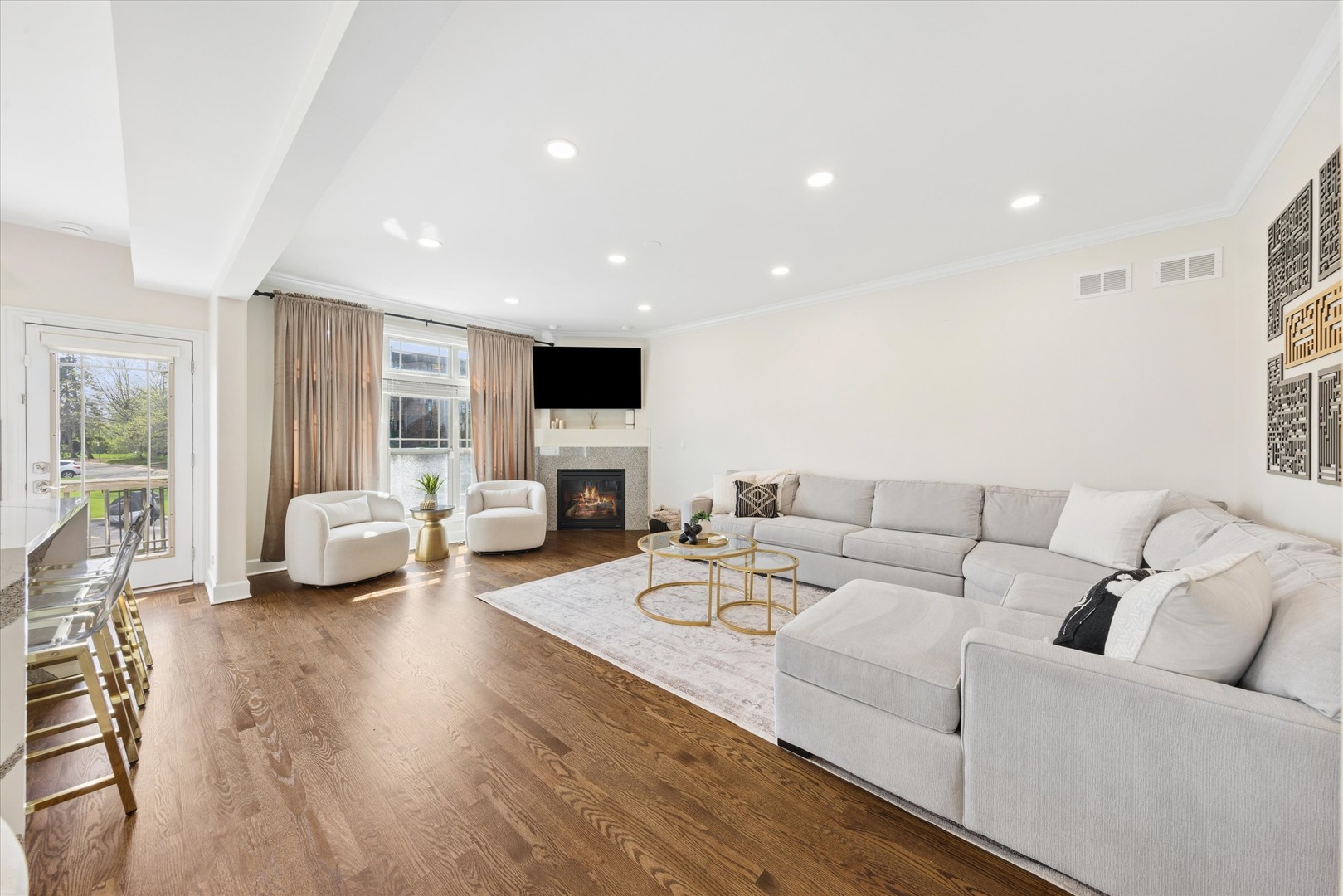 409 Provence Court, Lisle, IL 60532