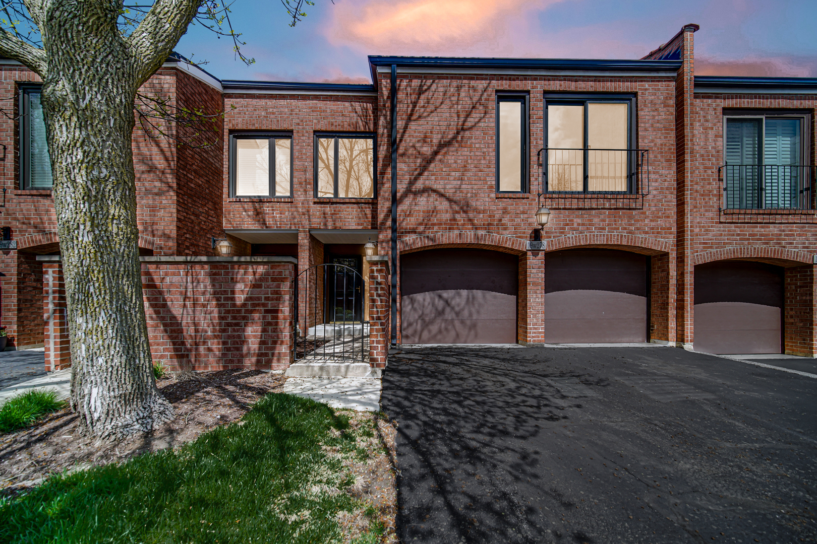 19W278 Governors Trail, Oak Brook, IL 60523