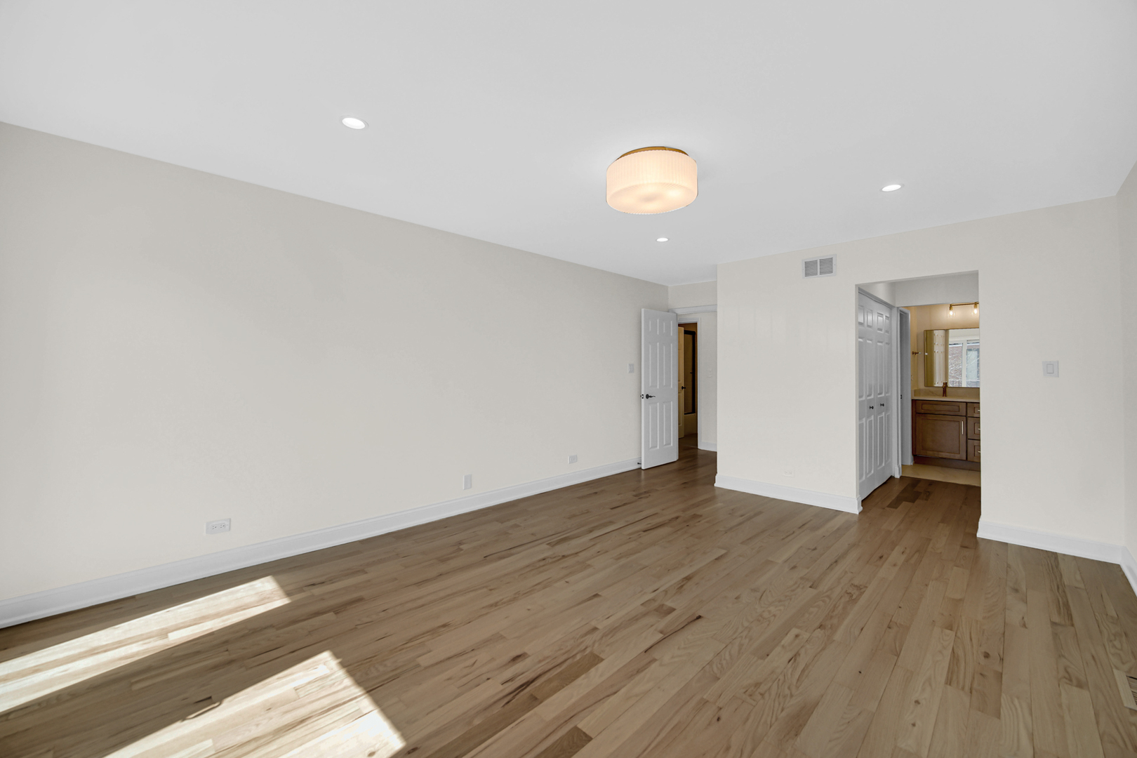 19W278 Governors Trail, Oak Brook, IL 60523