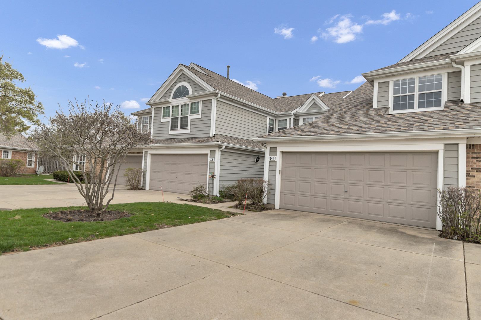 241 Woodstone Circle, Buffalo Grove, IL 60089