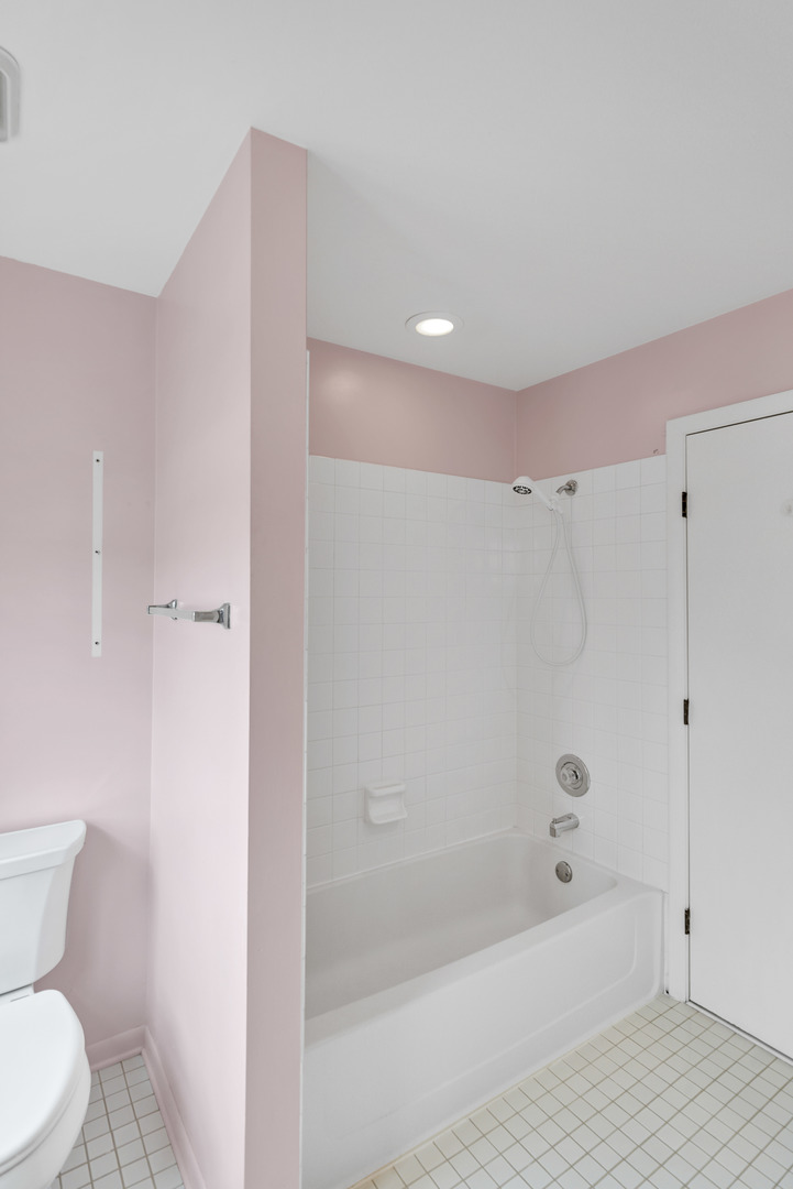 241 Woodstone Circle, Buffalo Grove, IL 60089