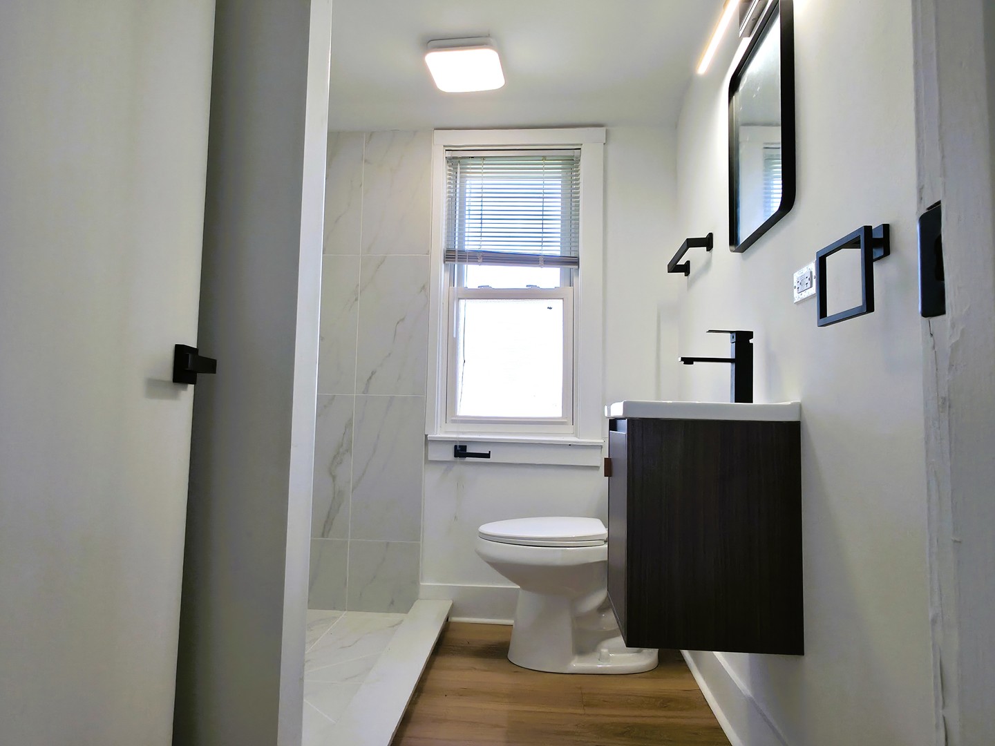 10055 S Oglesby Avenue, Chicago, IL 60617