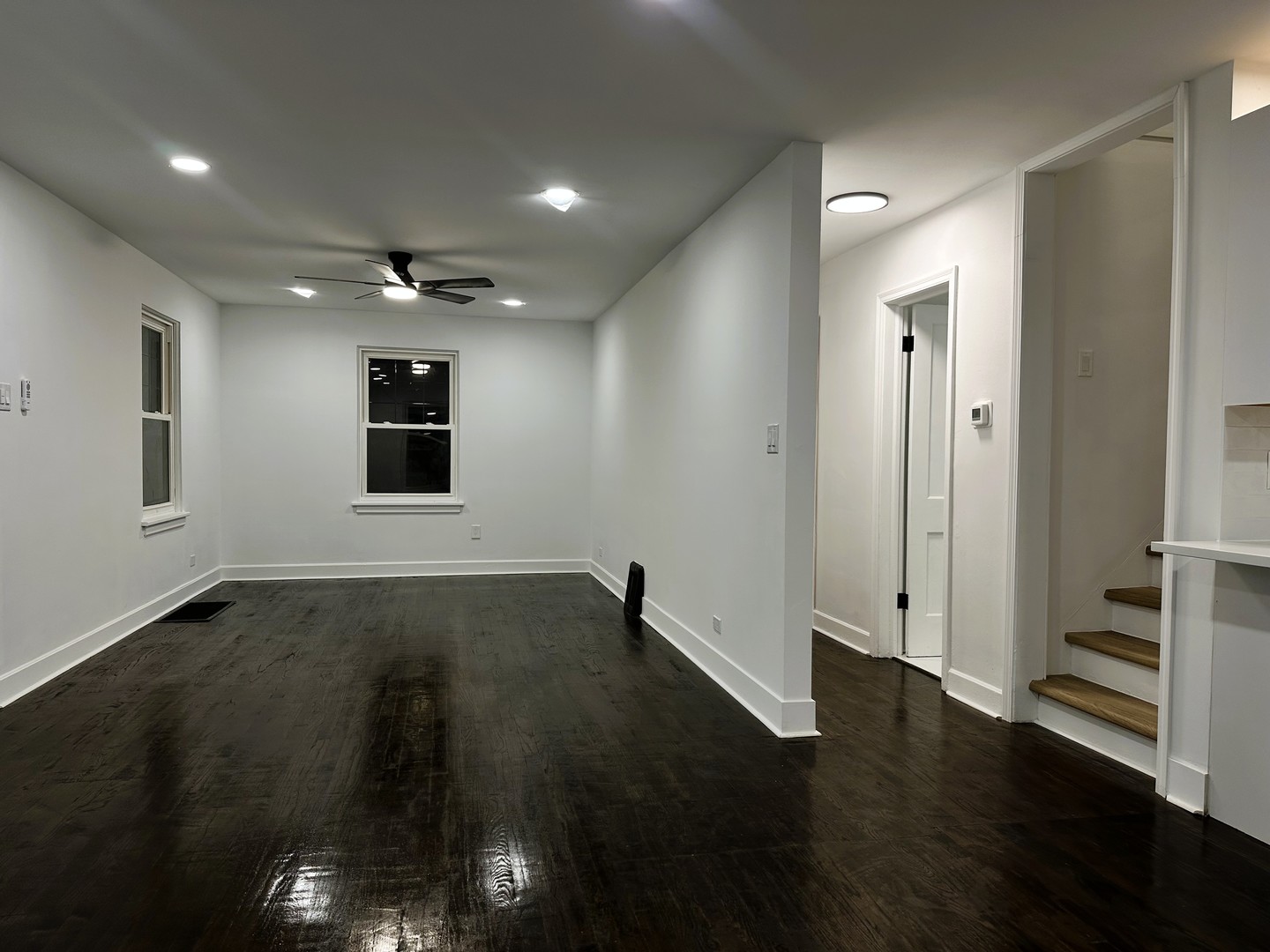 10055 S Oglesby Avenue, Chicago, IL 60617