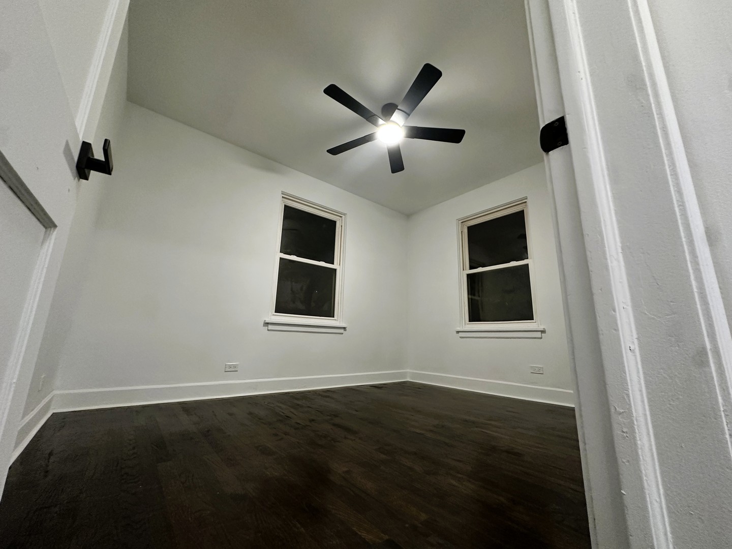 10055 S Oglesby Avenue, Chicago, IL 60617