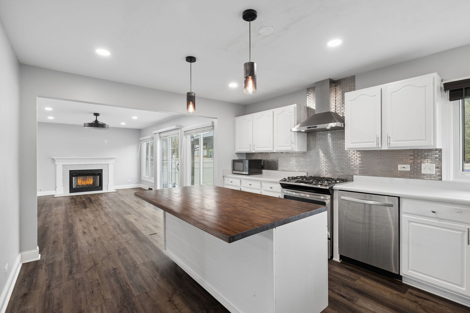 740 Countryside Drive, Bolingbrook, IL 60490