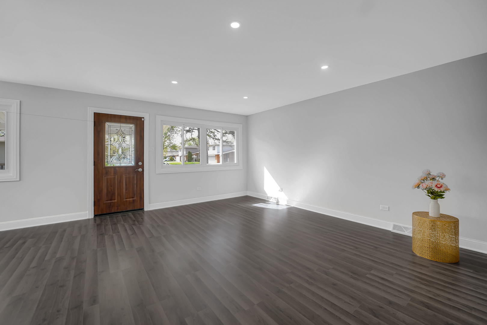 527 N Virginia Avenue, Glenwood, IL 60425