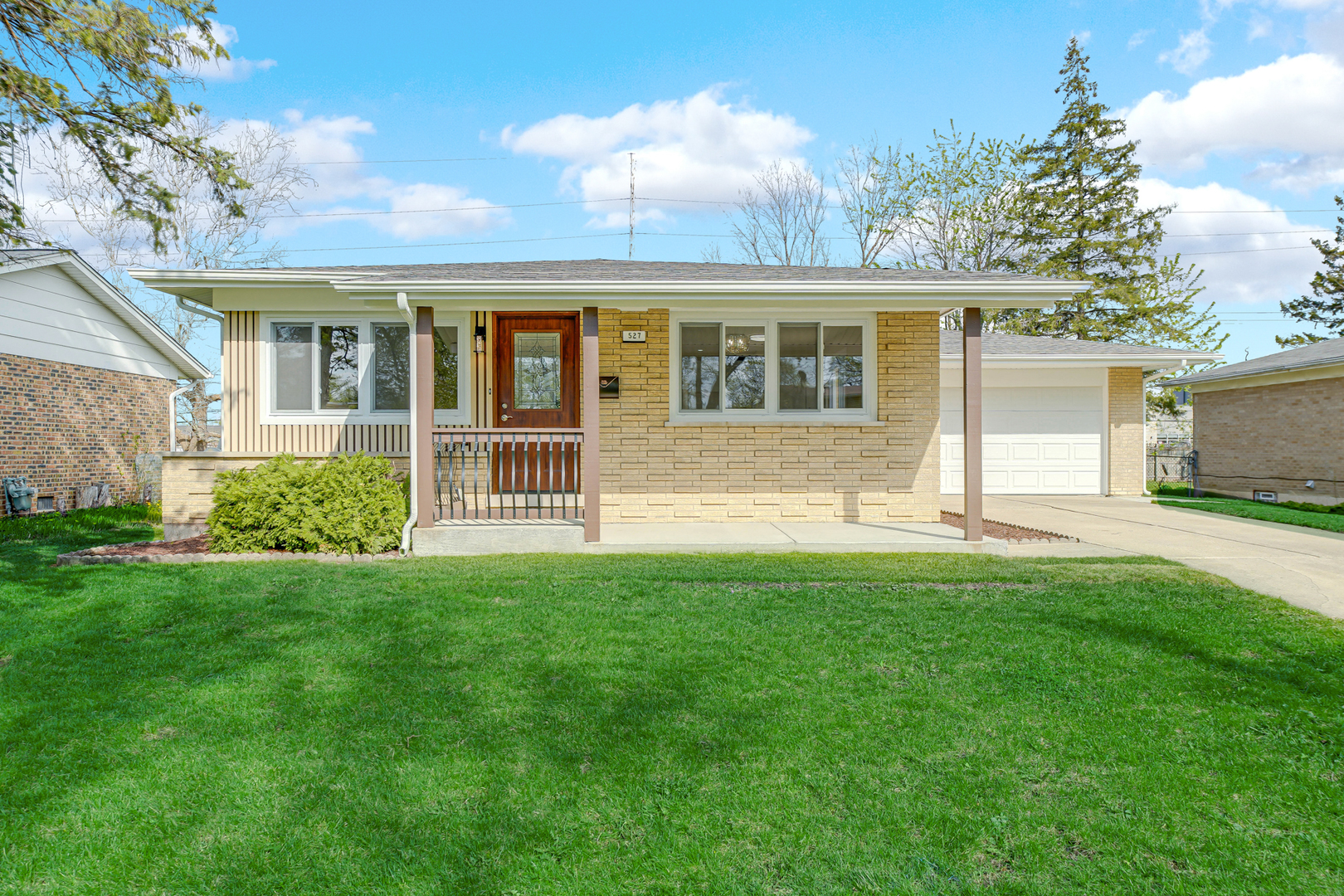 527 N Virginia Avenue, Glenwood, IL 60425