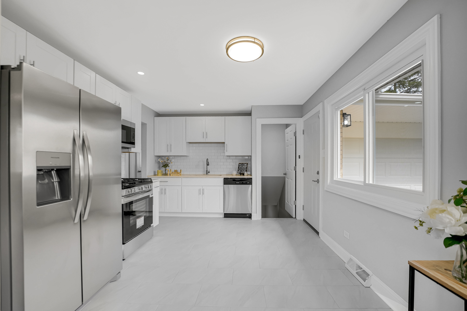 527 N Virginia Avenue, Glenwood, IL 60425