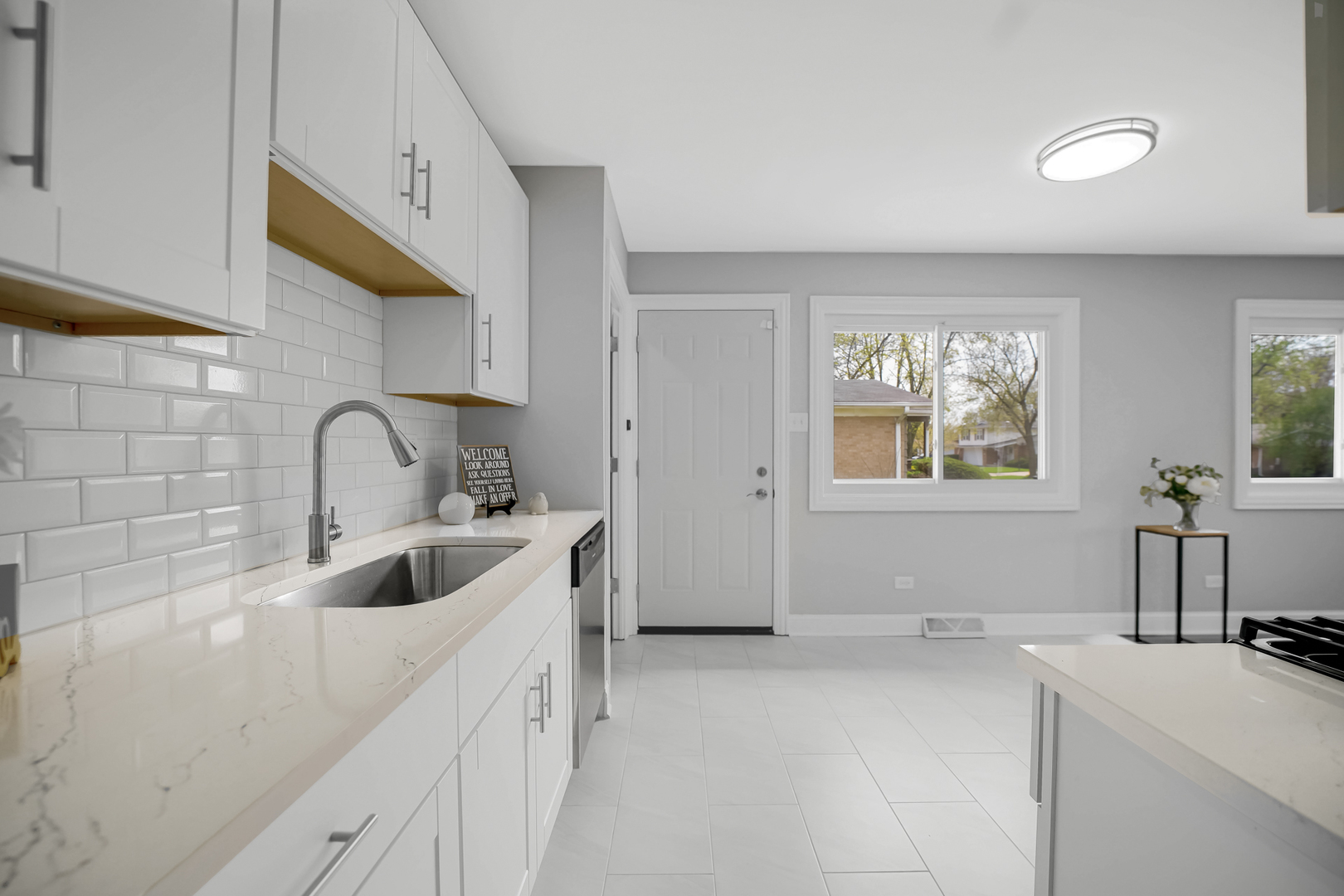 527 N Virginia Avenue, Glenwood, IL 60425